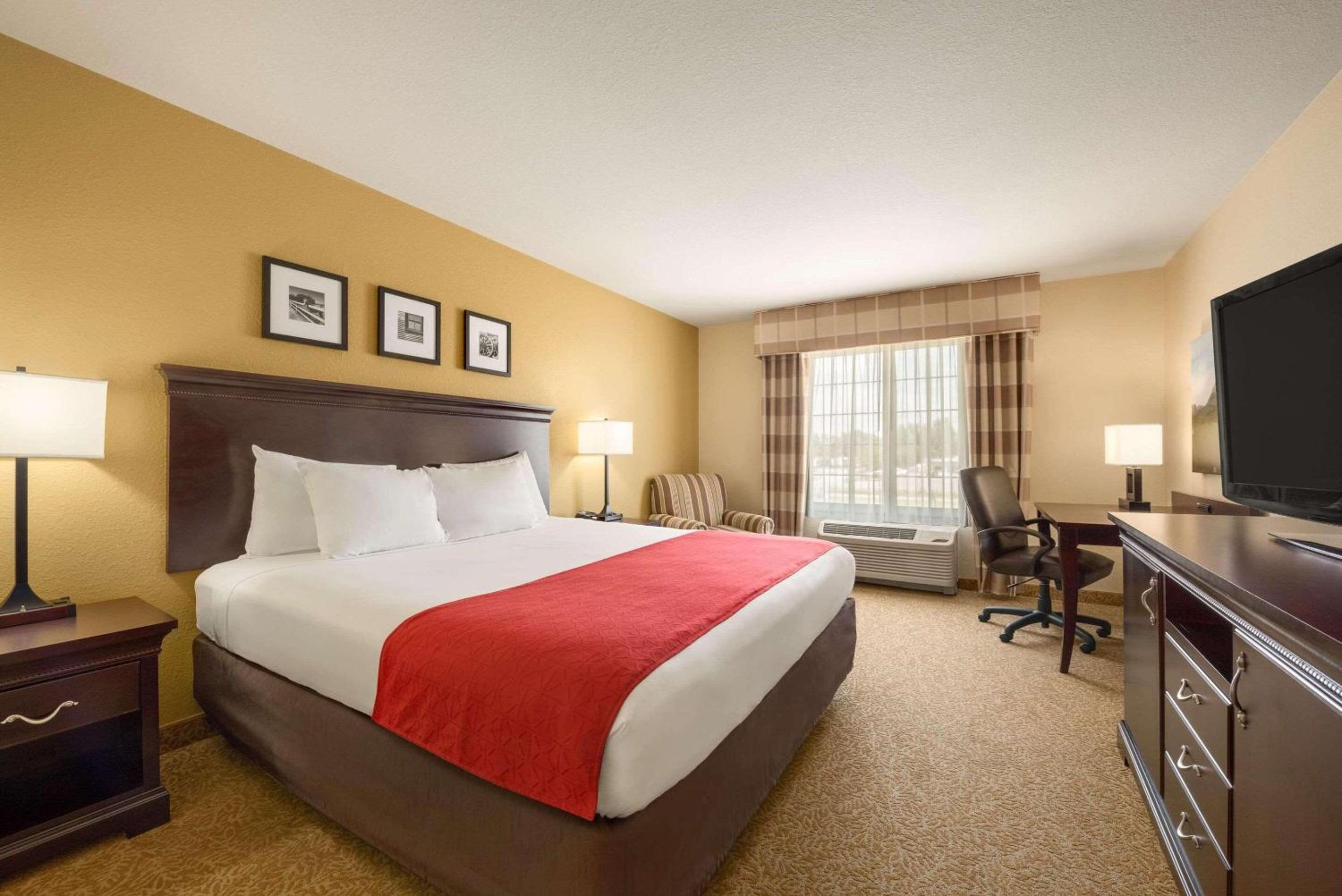 Minot Vacations - Country Inn  Suites by Radisson, Minot, ND - Property Image 26