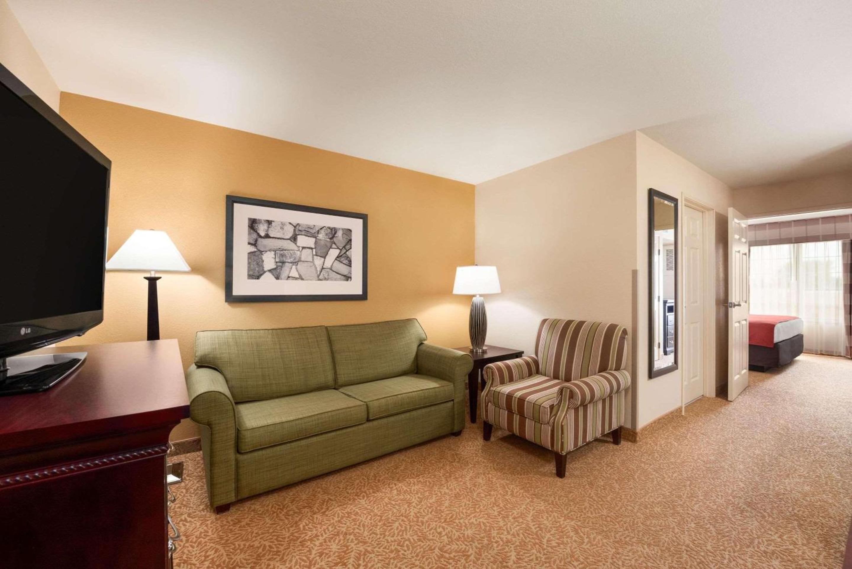 Minot Vacations - Country Inn  Suites by Radisson, Minot, ND - Property Image 3