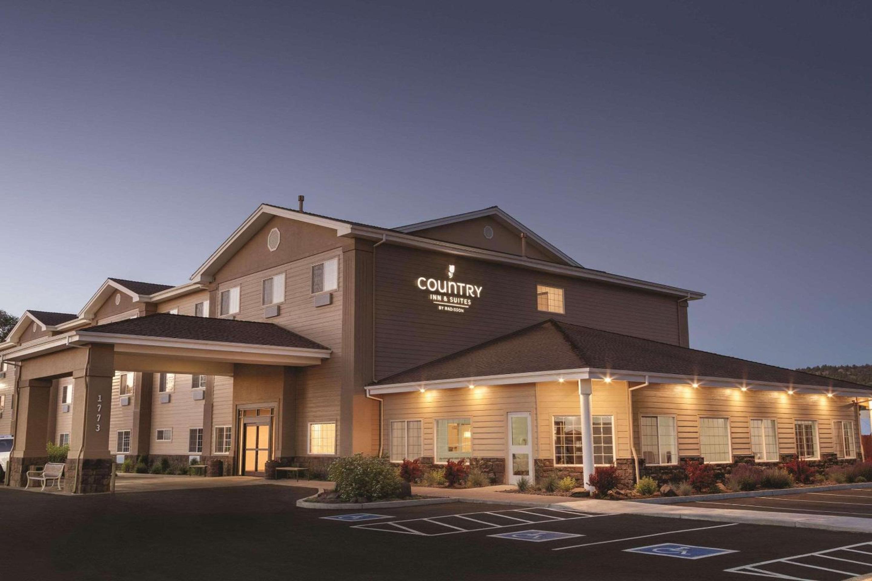 Hotel Country Inn & Suites by Radisson, Prineville, OR