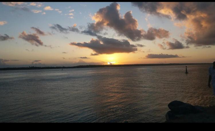 Excelente apartamento pé na areia