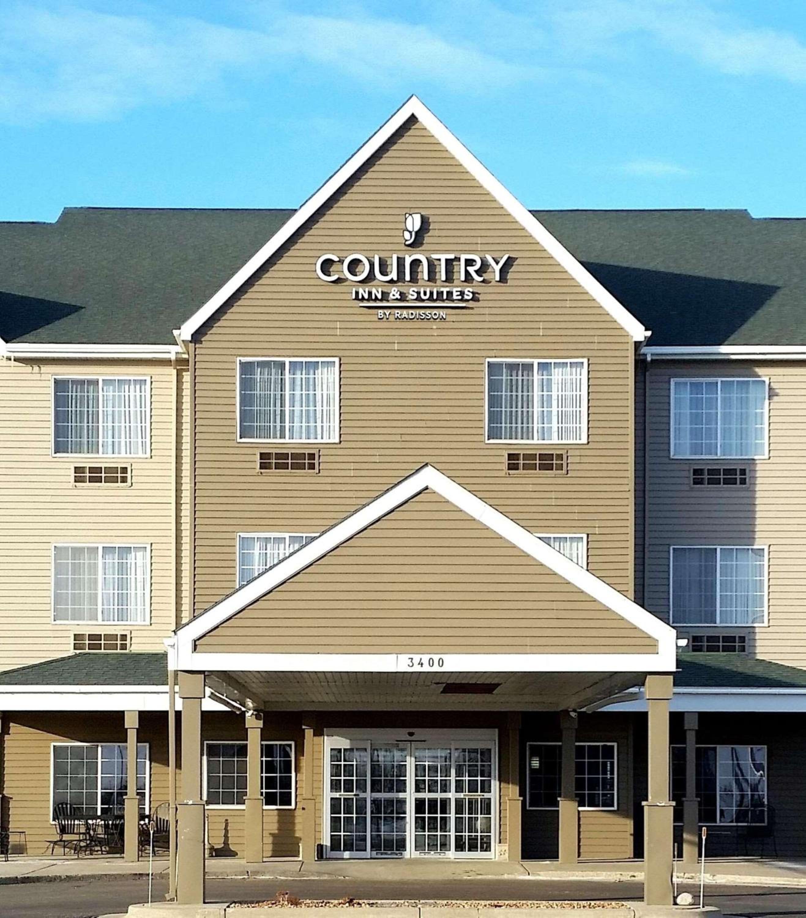 Watertown Vacations - Country Inn  Suites by Radisson, Watertown, SD - Property Image 1