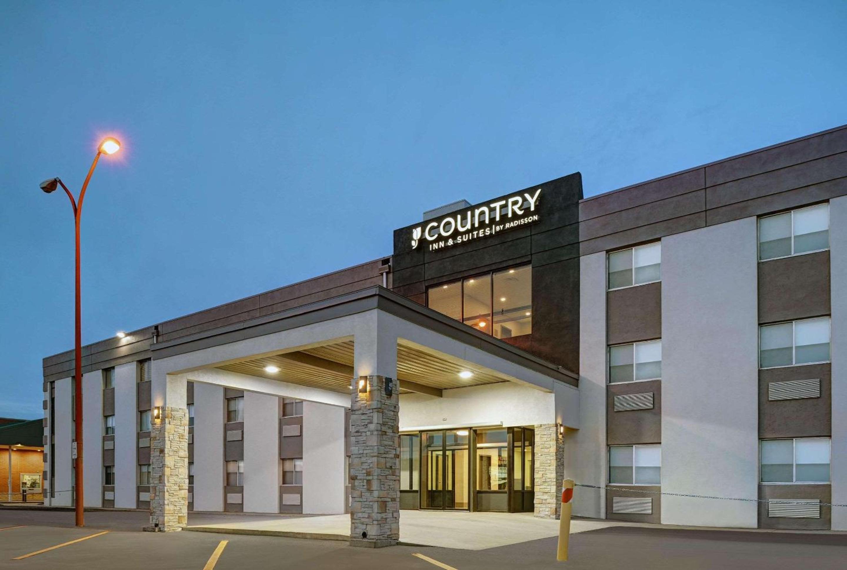 Pierre Vacations - Country Inn  Suites by Radisson, Pierre, SD - Property Image 1