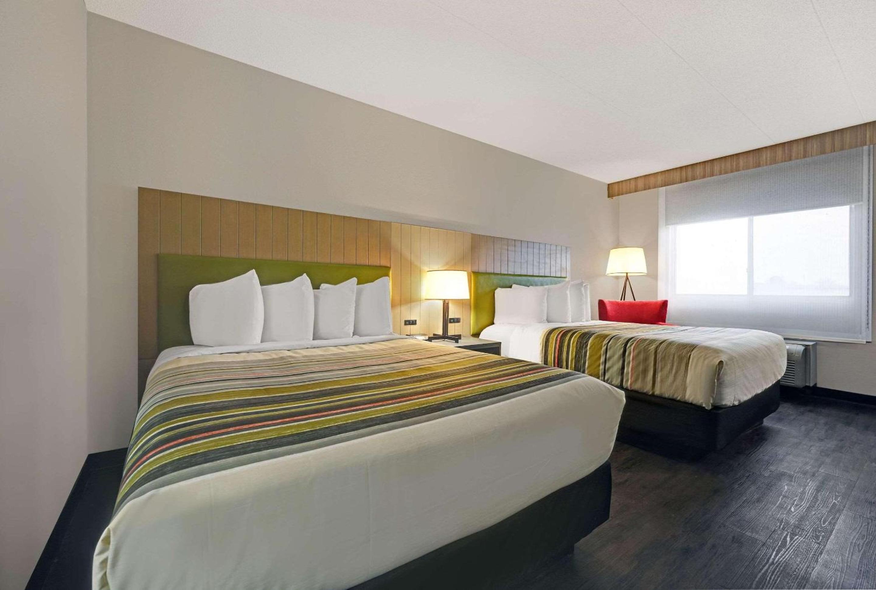 Pierre Vacations - Country Inn  Suites by Radisson, Pierre, SD - Property Image 2