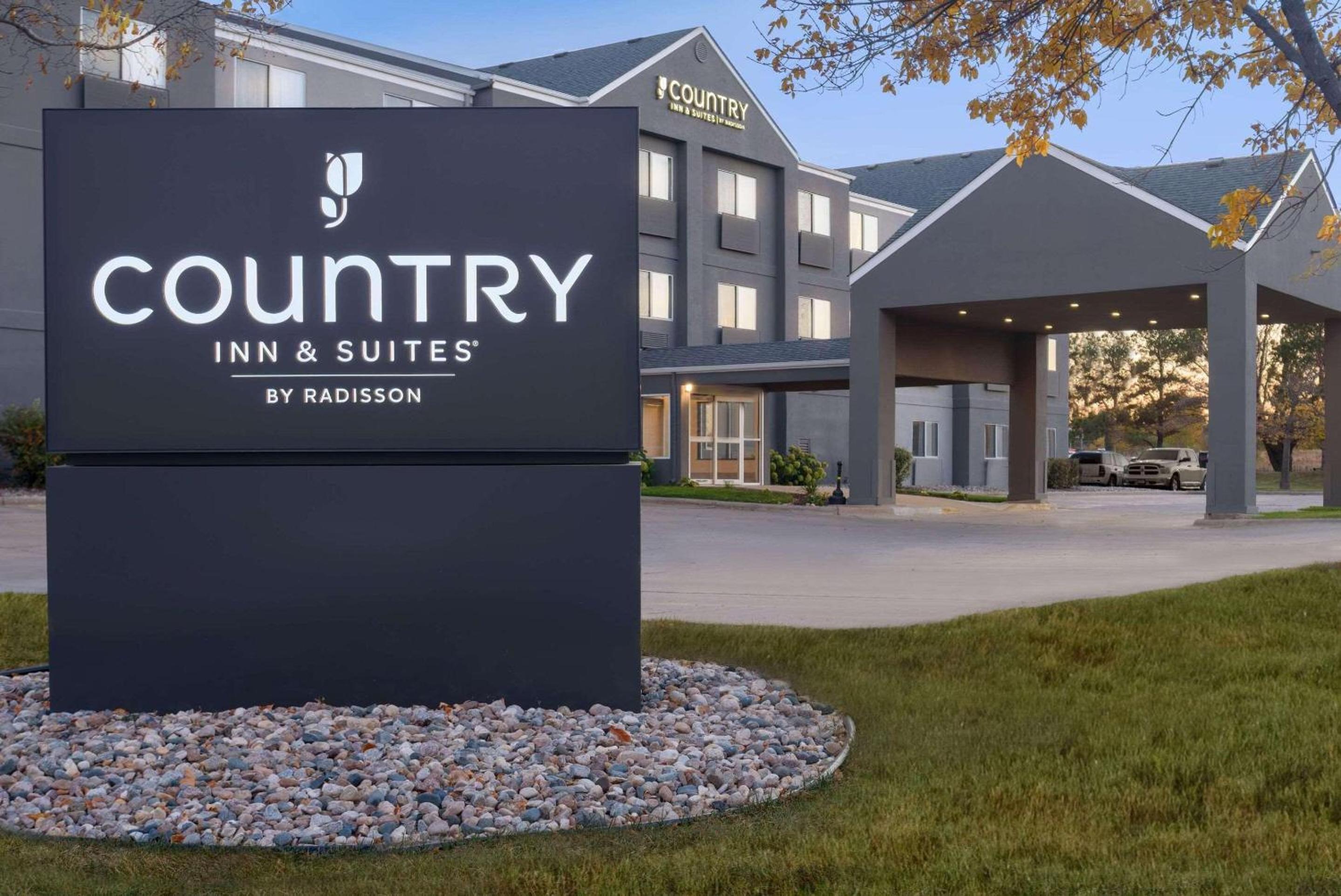 Hotel Country Inn & Suites by Radisson, Brookings, SD