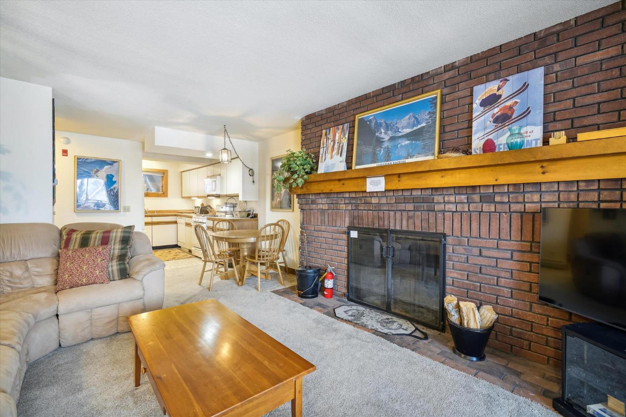 Ski on ski off, conveniently located, 2 bedroom condo with beautiful views, access to indoor pool Sunrise B3