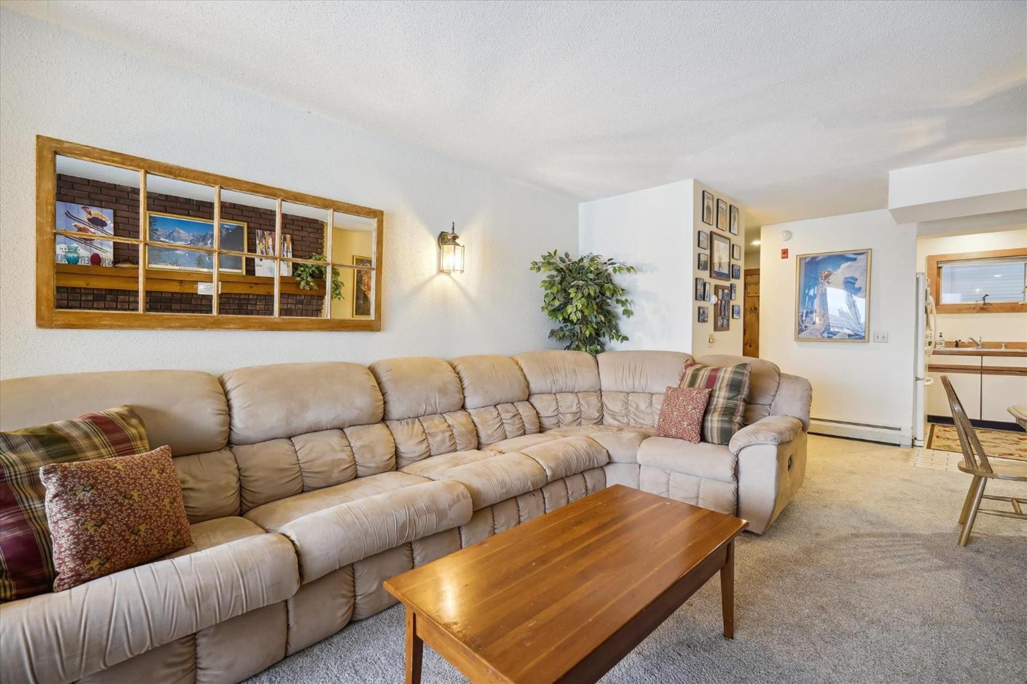 Ski on ski off, conveniently located, 2 bedroom condo with beautiful views, access to indoor pool Sunrise B3