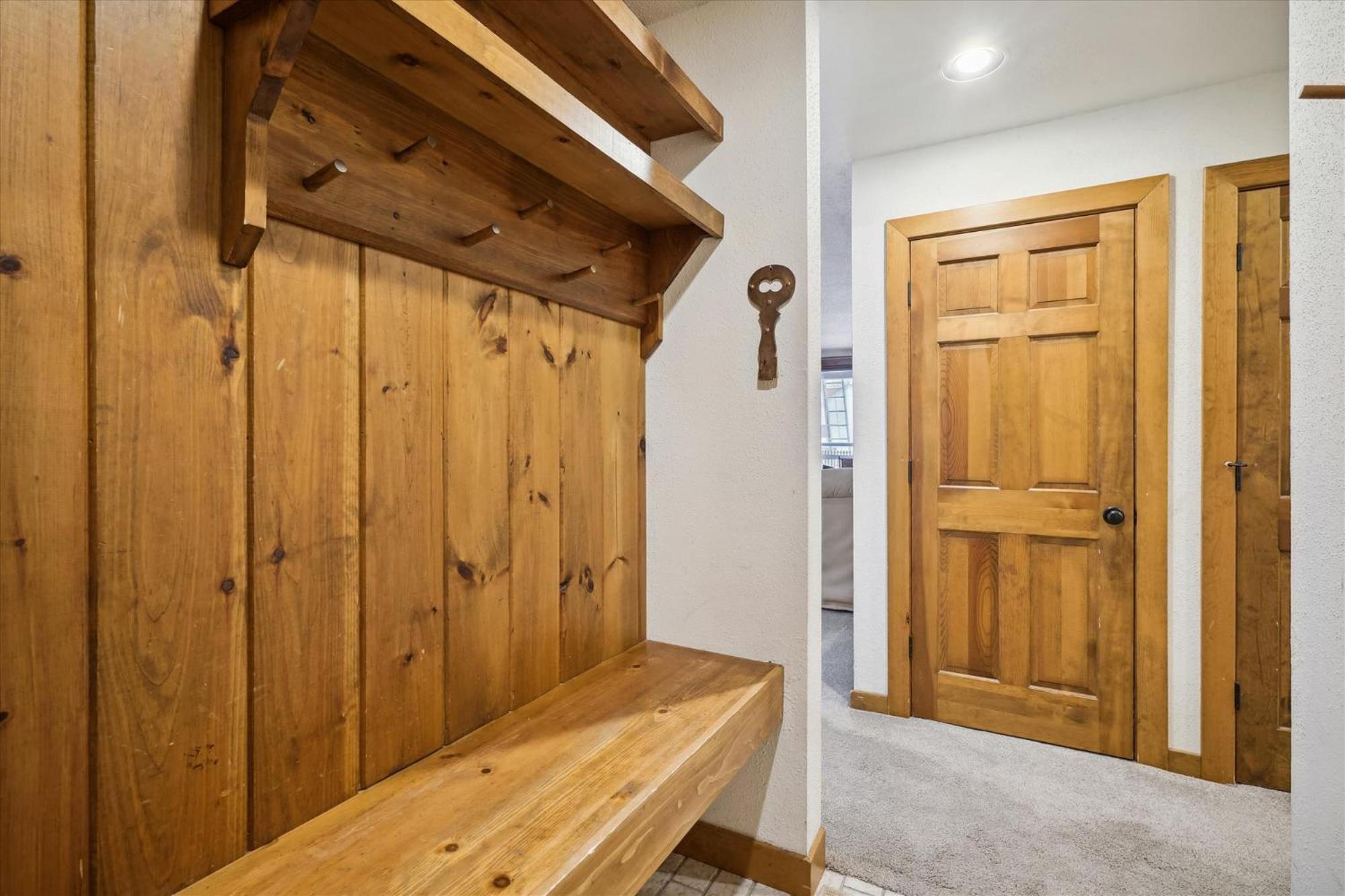 Ski on ski off, conveniently located, 2 bedroom condo with beautiful views, access to indoor pool Sunrise B3