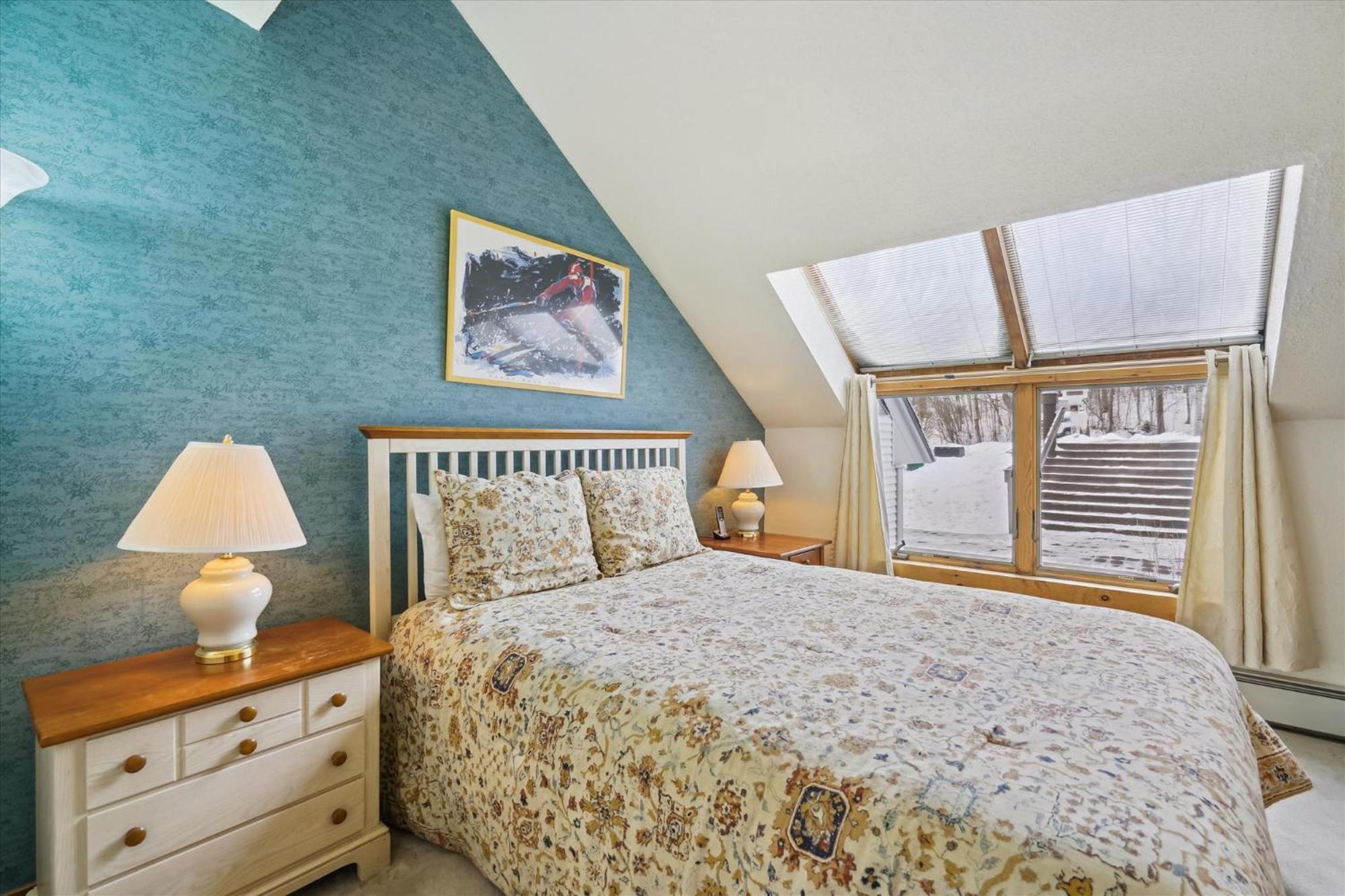 Ski on ski off, conveniently located, 2 bedroom condo with beautiful views, access to indoor pool Sunrise B3