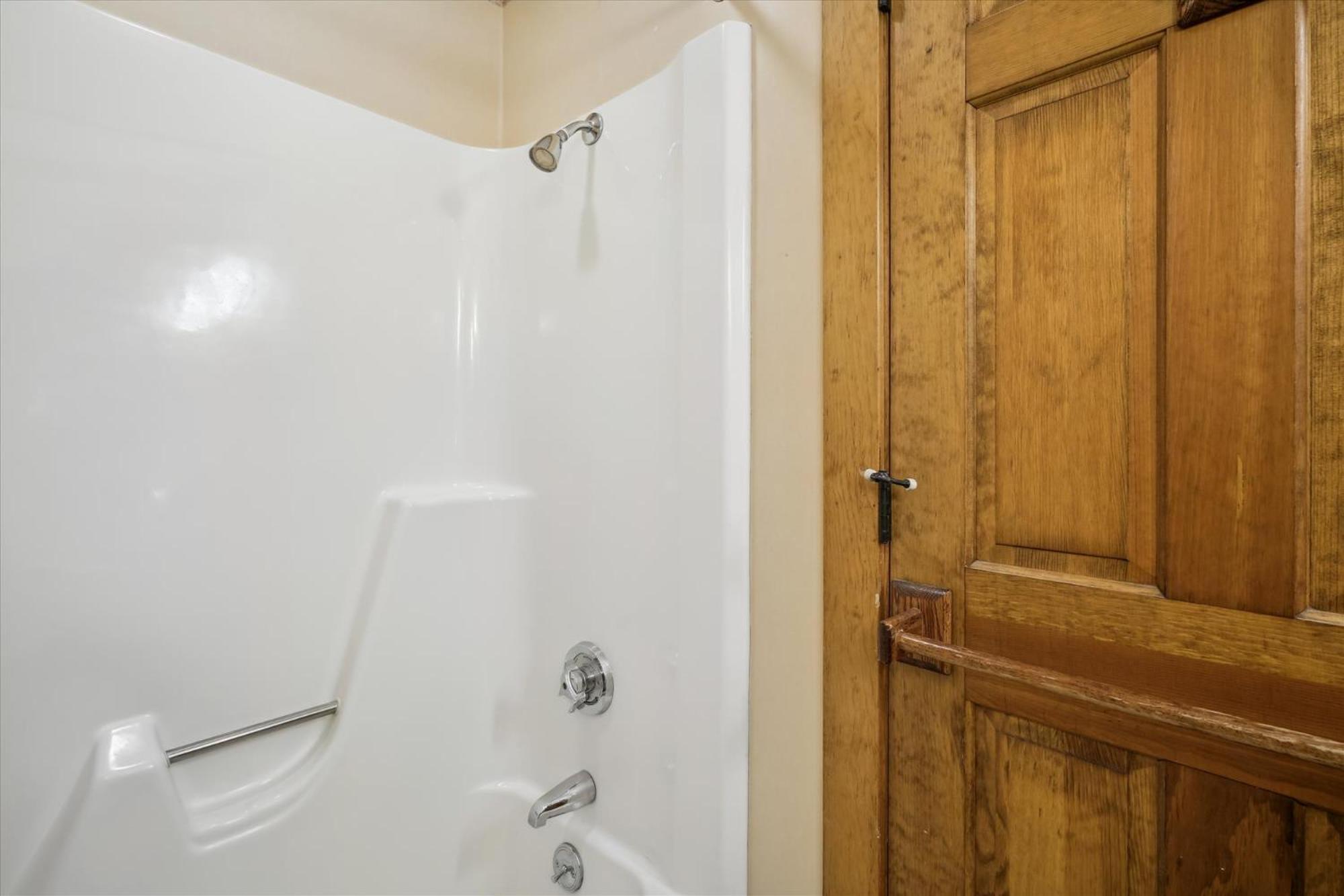 Ski on ski off, conveniently located, 2 bedroom condo with beautiful views, access to indoor pool Sunrise B3