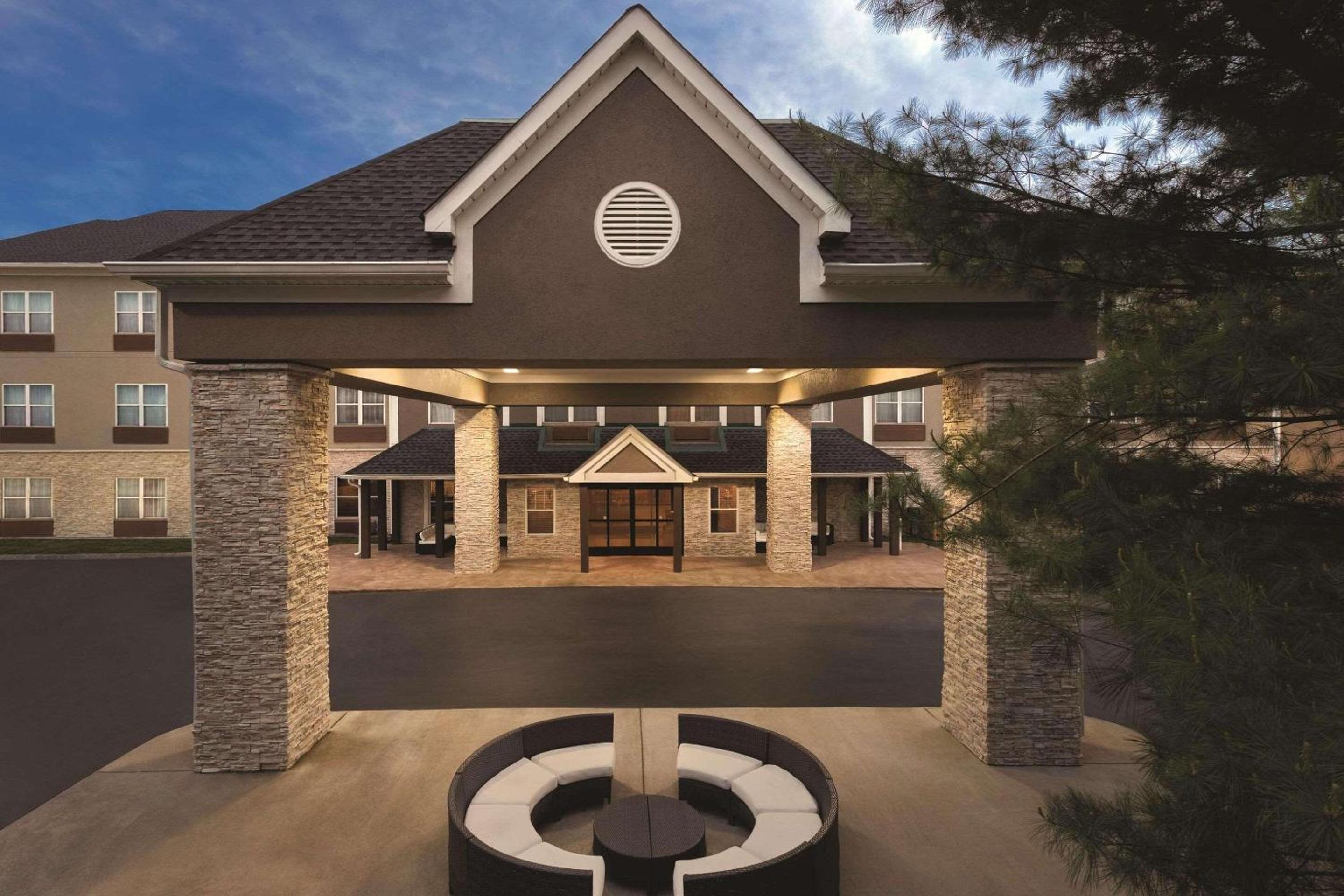 Country Inn Suites by Radisson, Nashville Airport East, TN - Property Image 27