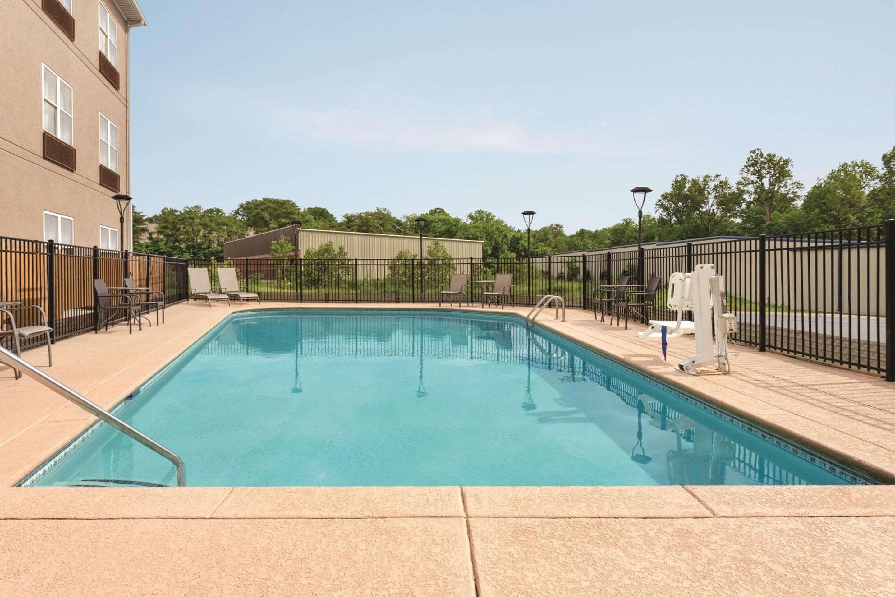 Country Inn Suites by Radisson, Nashville Airport East, TN - Property Image 37
