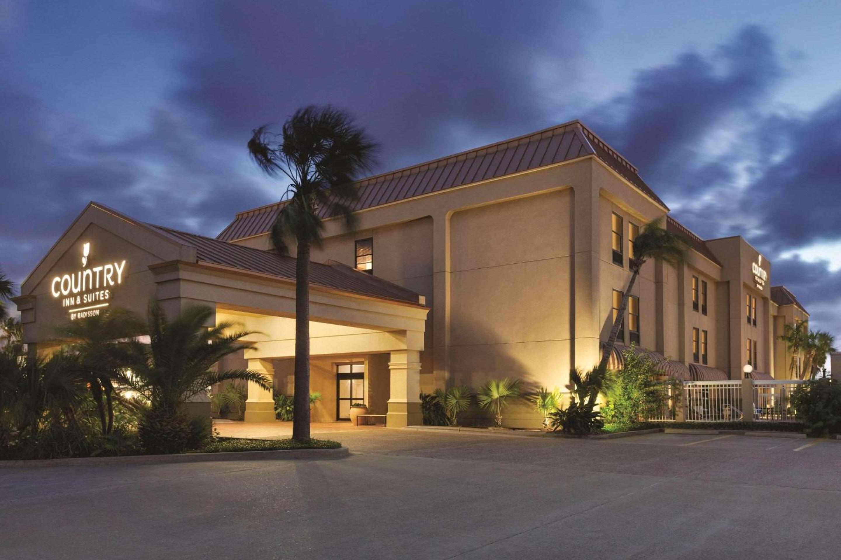 Hotel Country Inn & Suites by Radisson, Portland, TX - Image 1