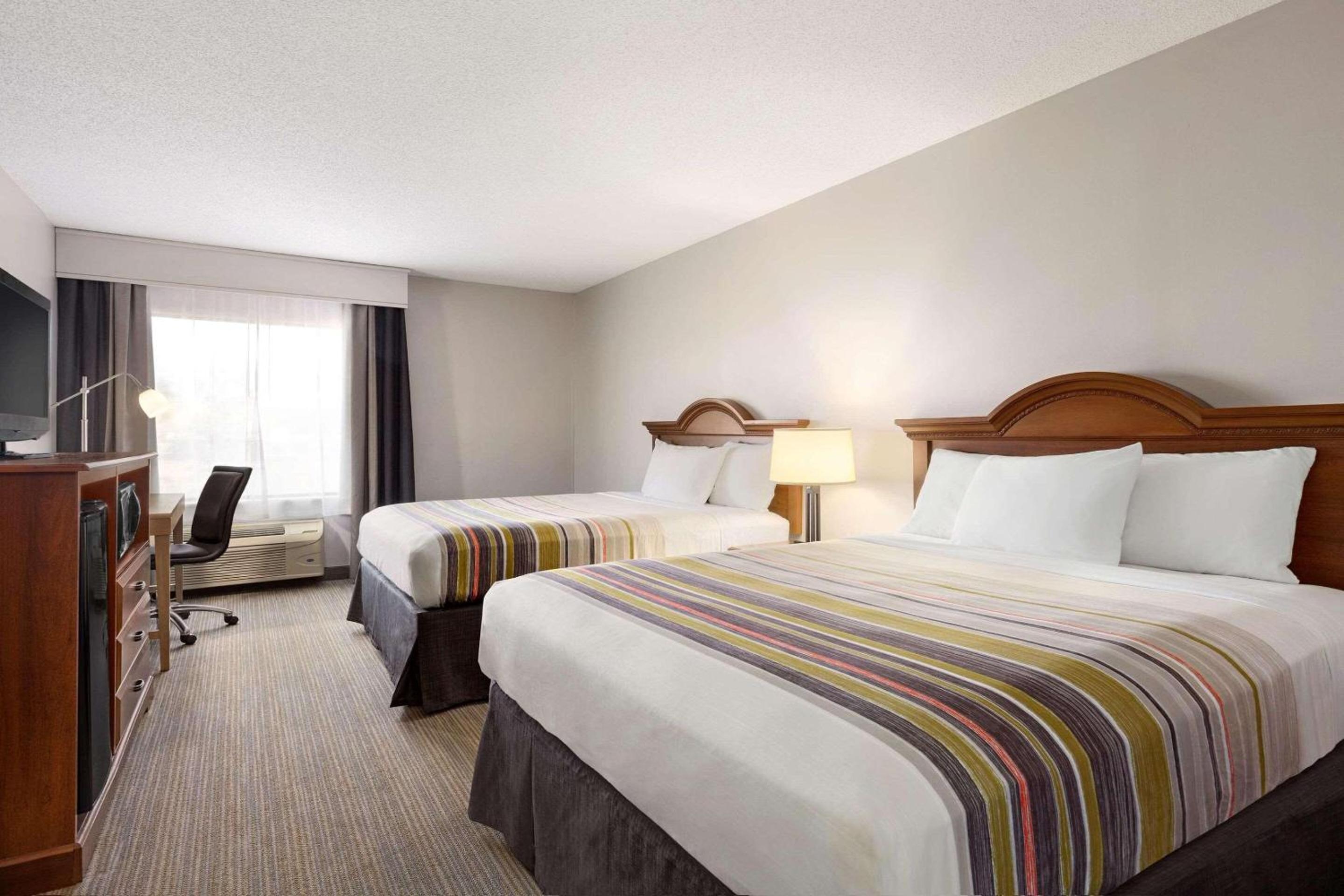Country Inn & Suites by Radisson, Dahlgren-King George, VA view 4