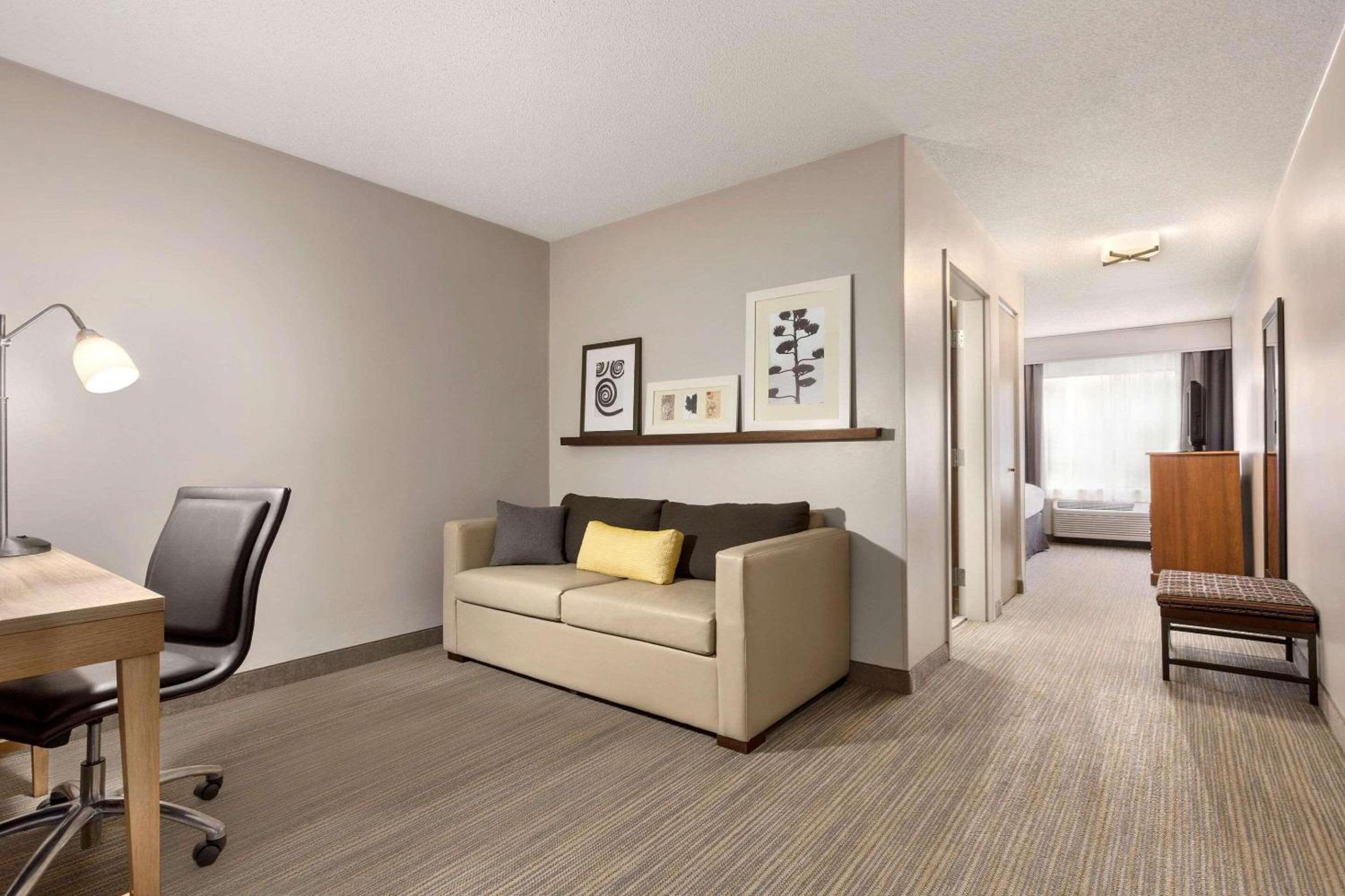 Country Inn & Suites by Radisson, Dahlgren-King George, VA view 5
