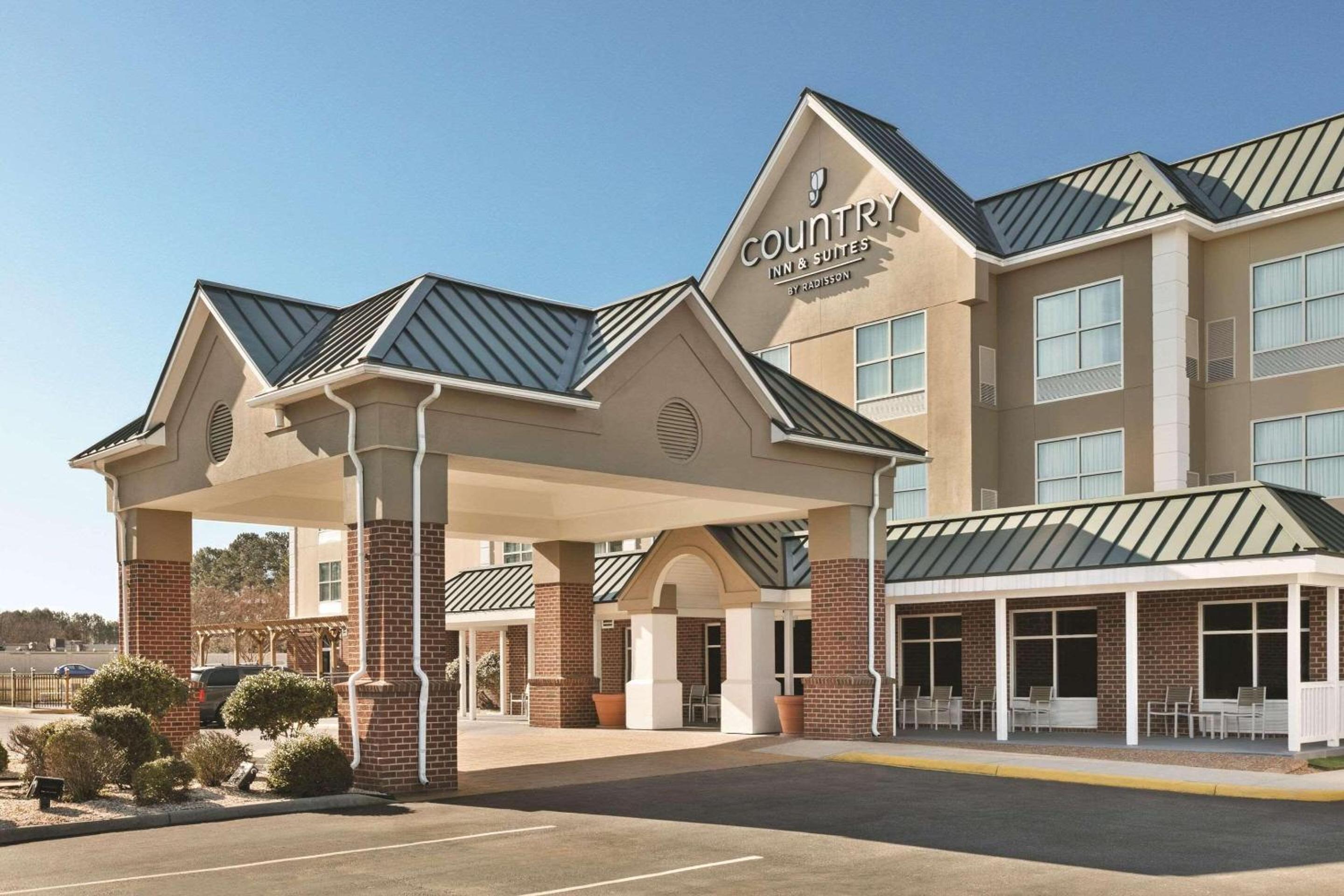 Hotel Country Inn & Suites by Radisson, Petersburg, VA