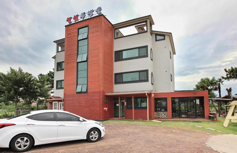 Starlight drops Pension, Jeju - 16