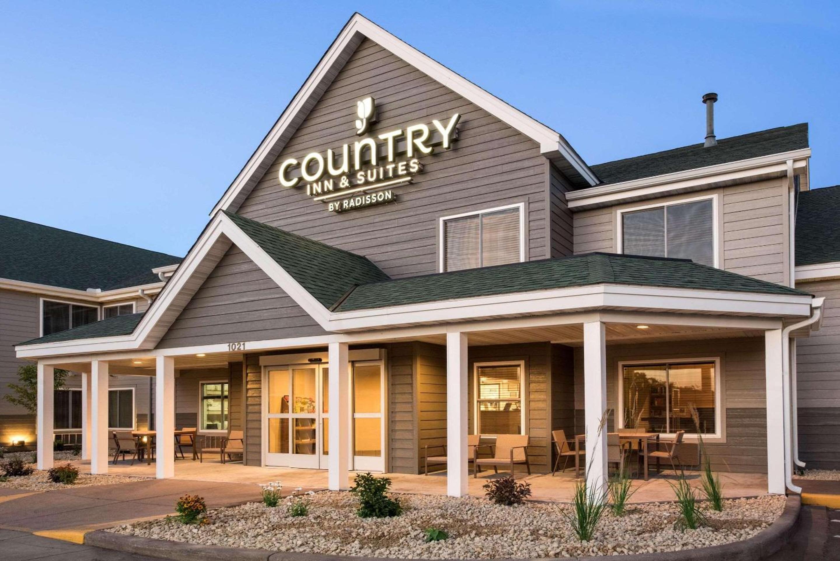 Hotel Country Inn & Suites by Radisson, Chippewa Falls, WI