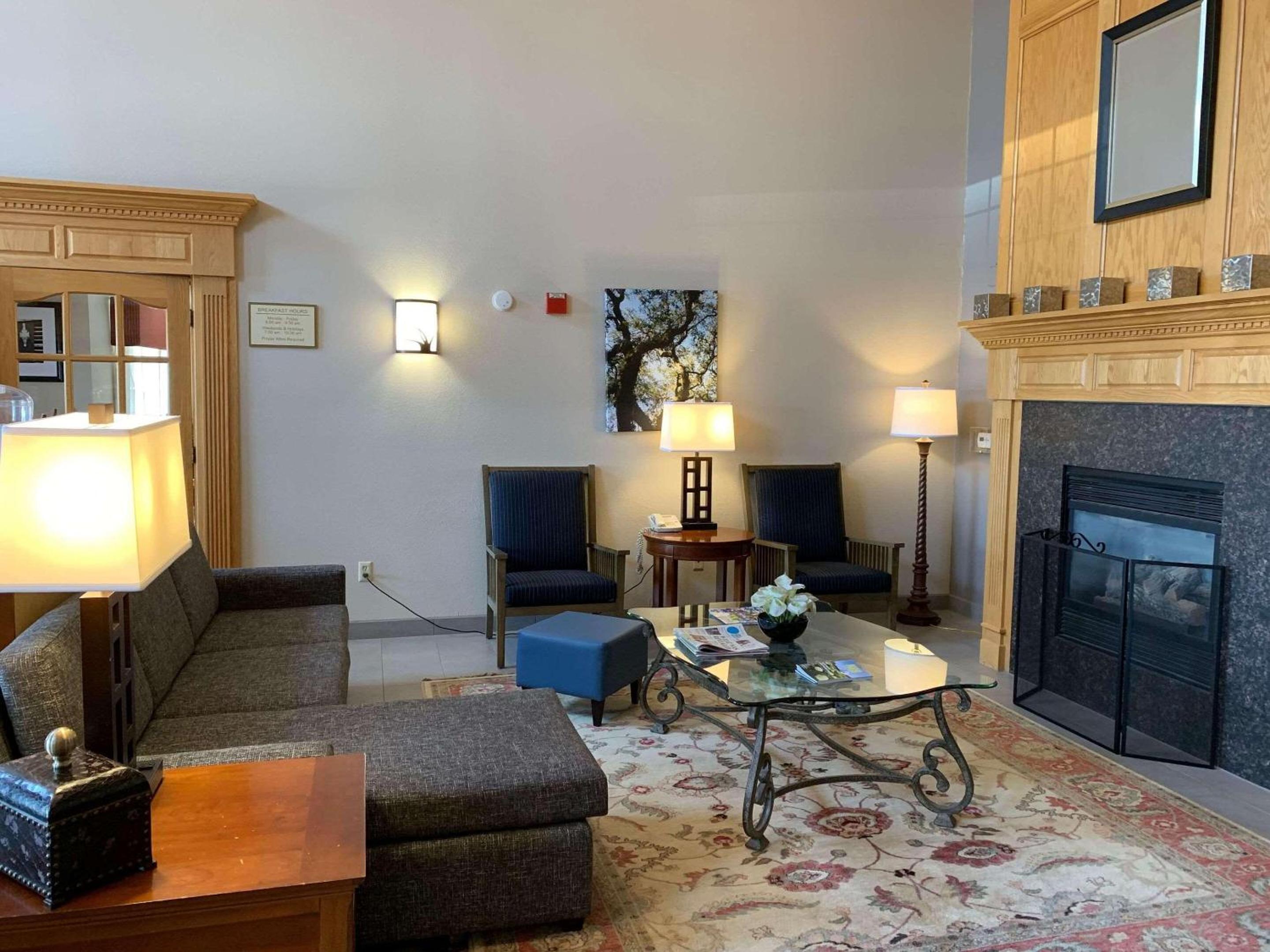 Country Inn  Suites by Radisson Kenosha - Pleasant Prairie - Property Image 2