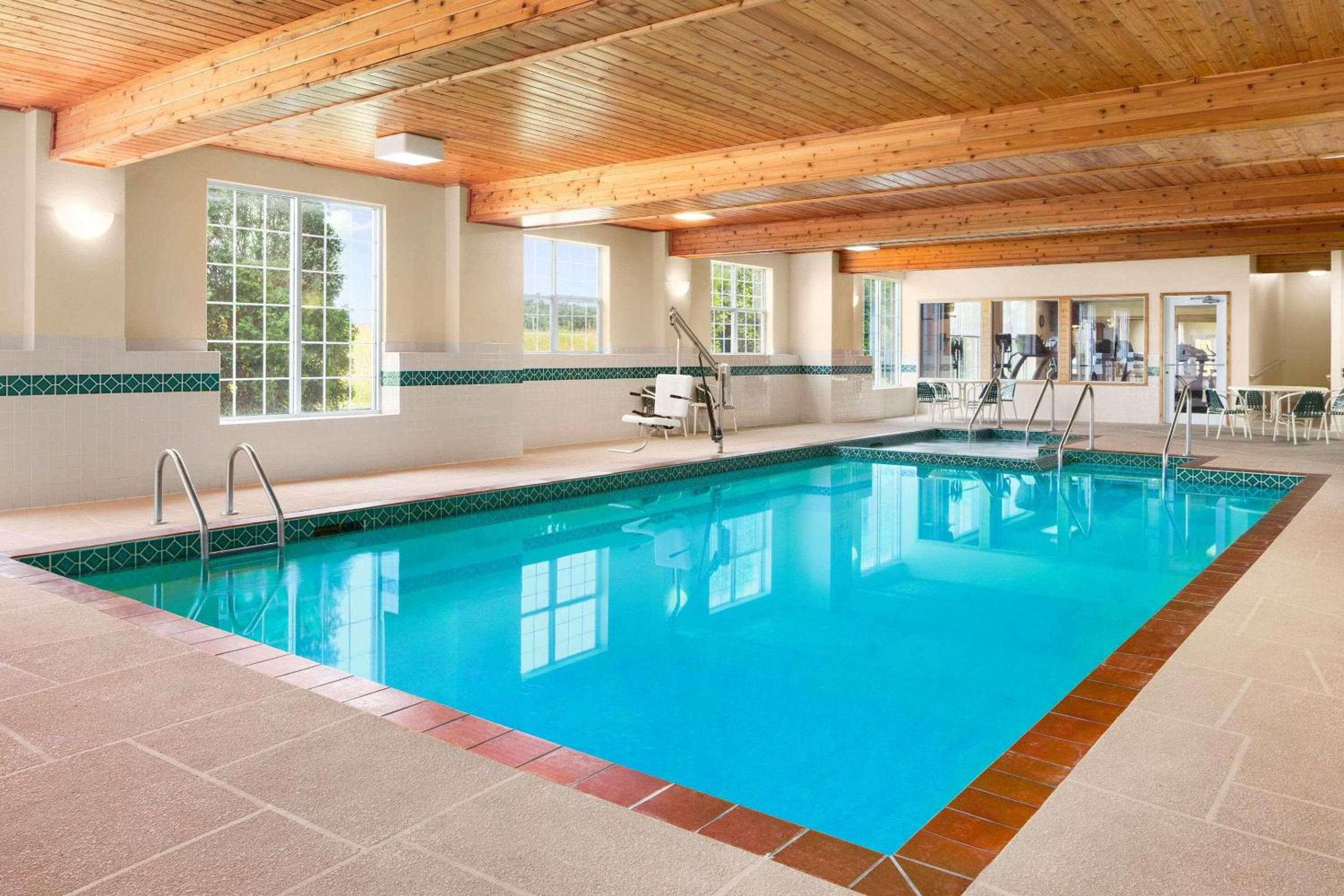 Country Inn Suites by Radisson Kenosha - Pleasant Prairie - Property Image 32