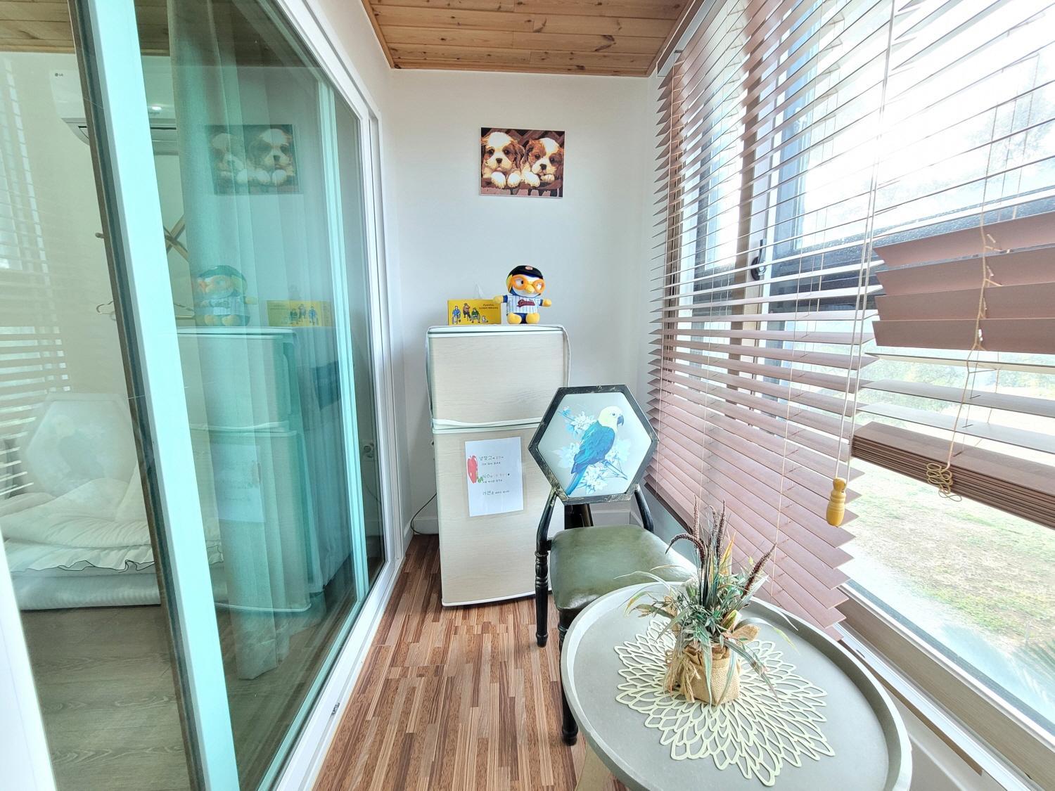 Starlight drops Pension, Jeju - 12