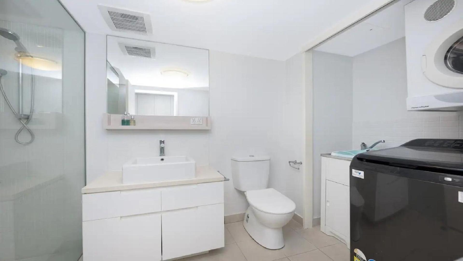 Beachfront - Nelly Bay Apartment