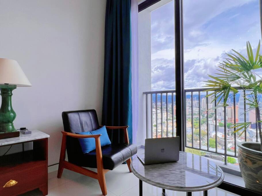 KLCC View with Balcony @ Chambers, KL Near LRT PWTC & Sunway Putra Mall