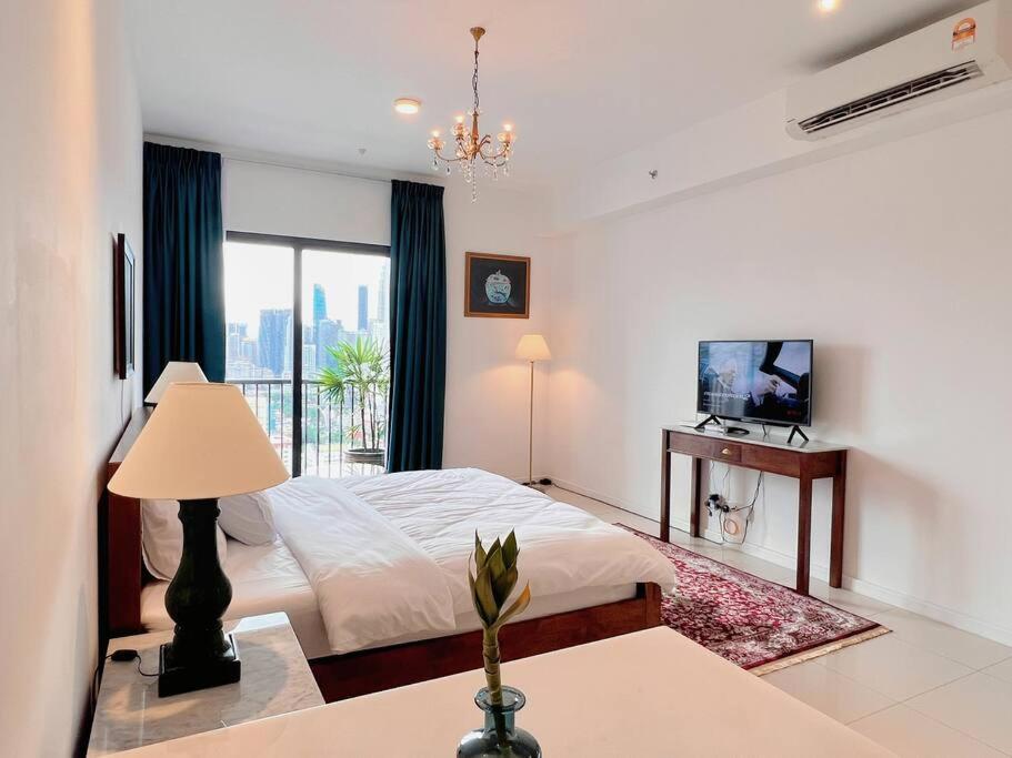 KLCC View with Balcony @ Chambers, KL Near LRT PWTC & Sunway Putra Mall