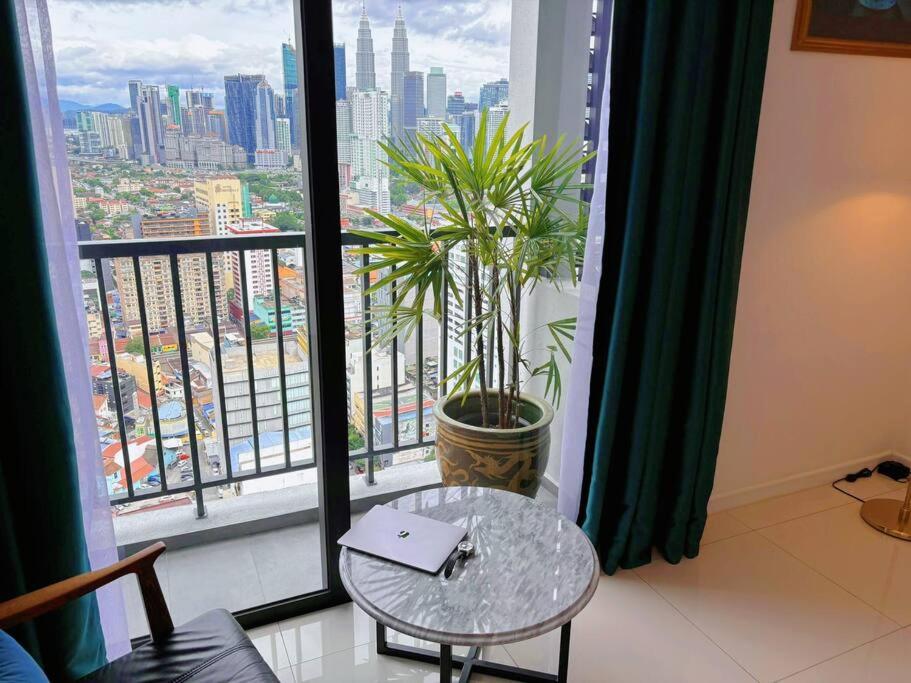 KLCC View with Balcony @ Chambers, KL Near LRT PWTC & Sunway Putra Mall