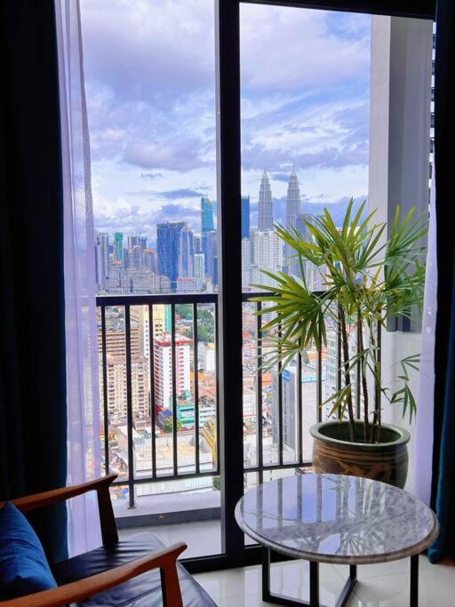 KLCC View with Balcony @ Chambers, KL Near LRT PWTC & Sunway Putra Mall