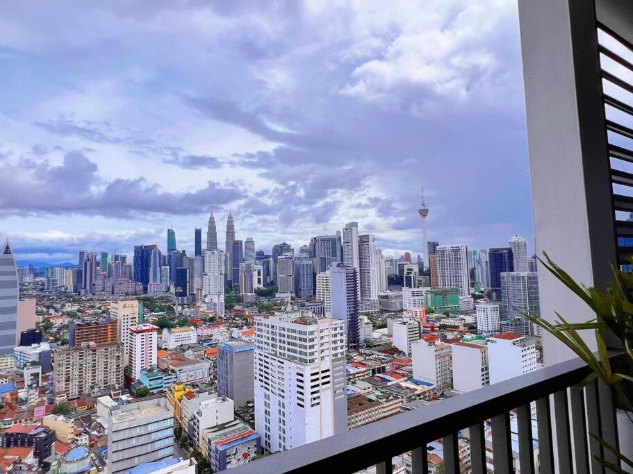 KLCC View with Balcony @ Chambers, KL Near LRT PWTC & Sunway Putra Mall