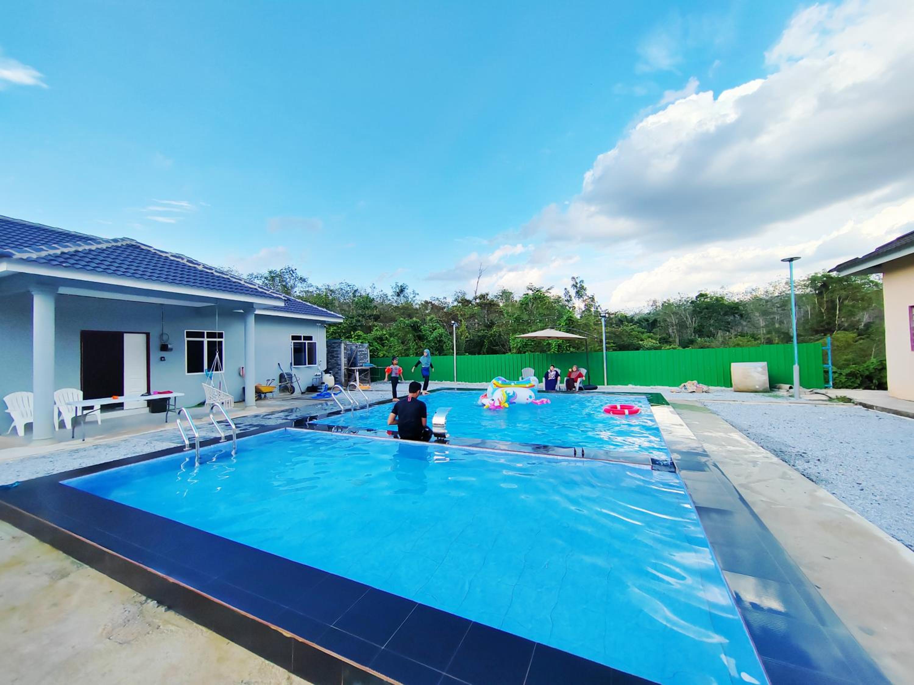 Kvaloya Homestay Private Swimming Pool photo 5
