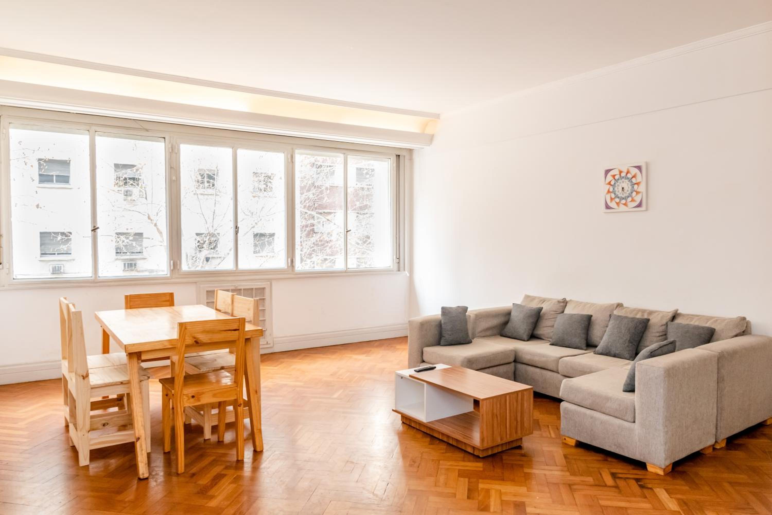 PRIVATE ROOM in a huge multicultural apartment