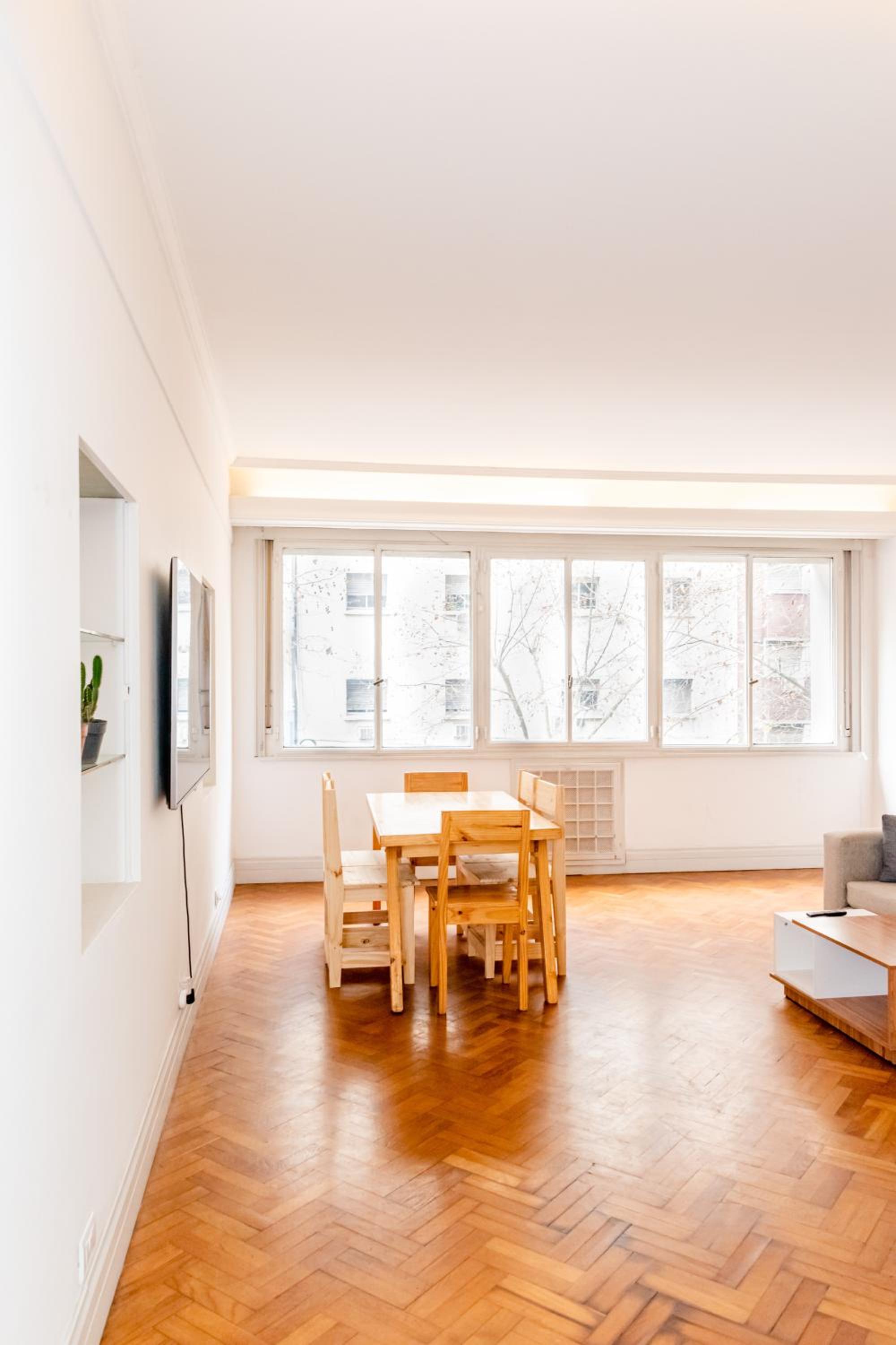 PRIVATE ROOM in a huge multicultural apartment
