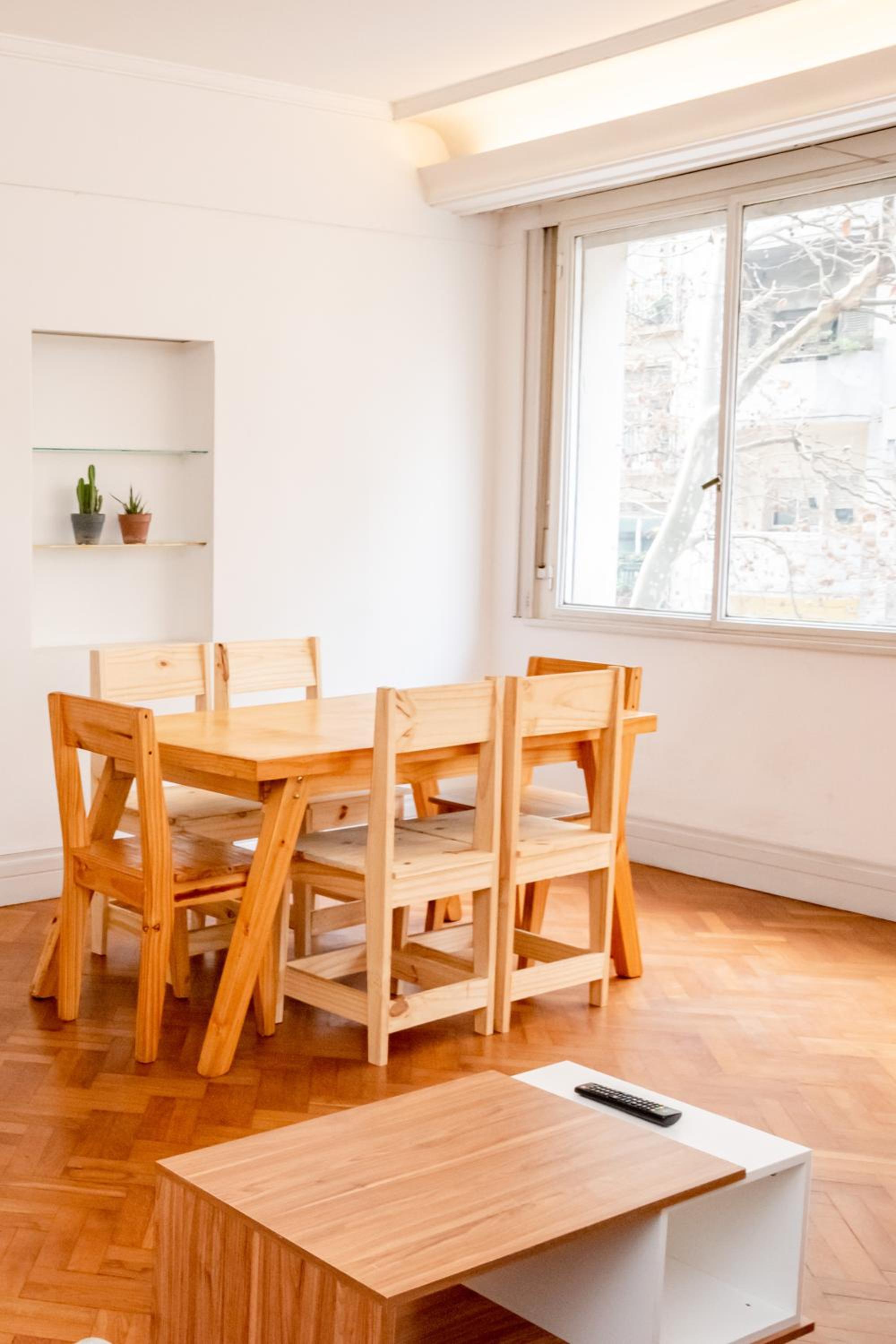 PRIVATE ROOM in a huge multicultural apartment
