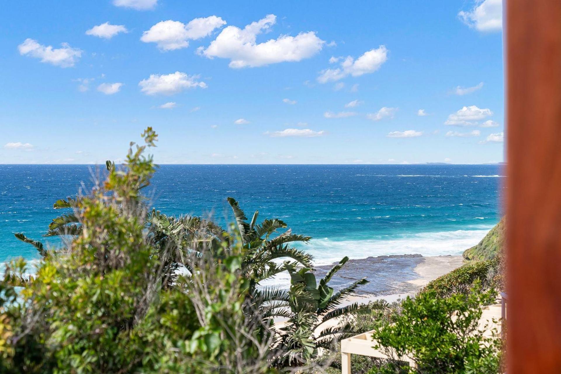 Ocean Overlook - Rennies Beach holiday haven