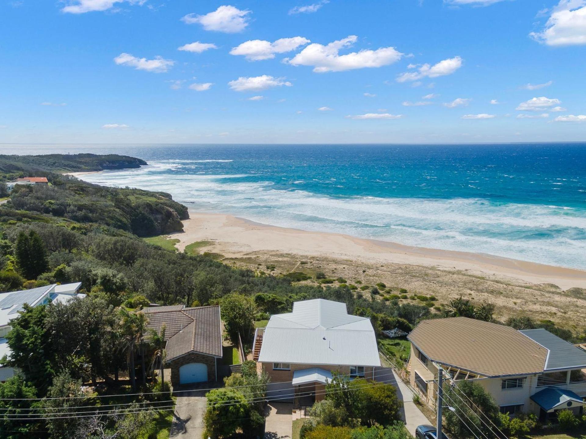 Ocean Overlook - Rennies Beach holiday haven