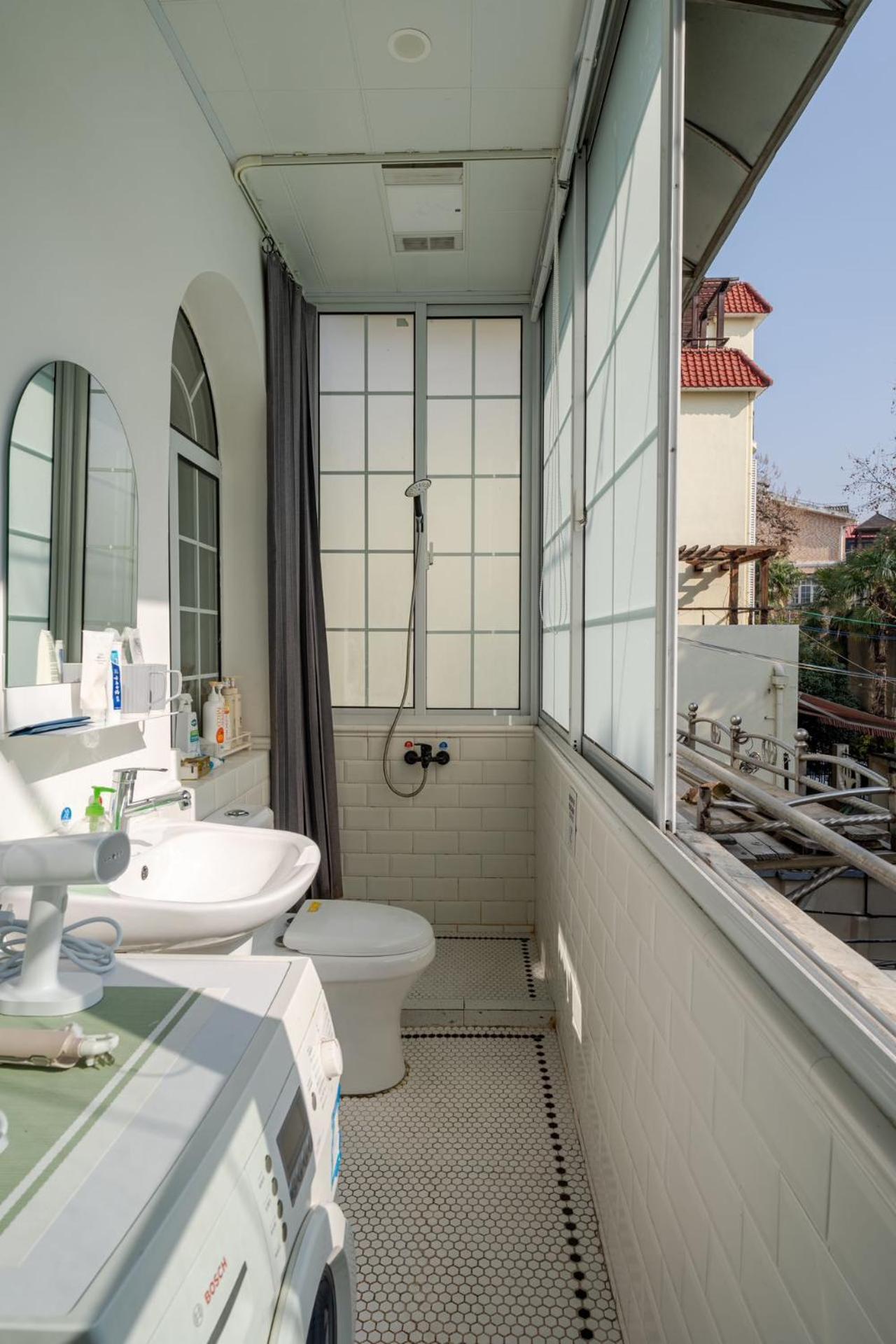 Shanghai Downtown Flower B&B - West Fuxing Road Branch