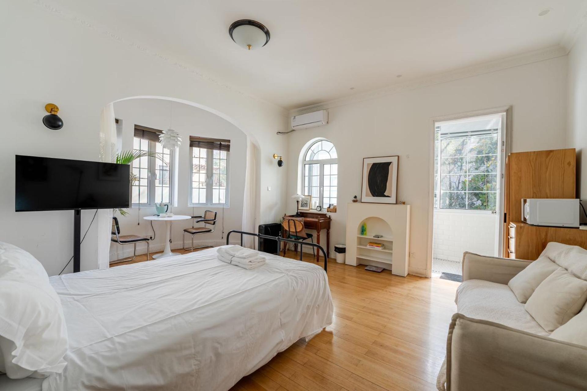 Shanghai Downtown Flower B&B - West Fuxing Road Branch