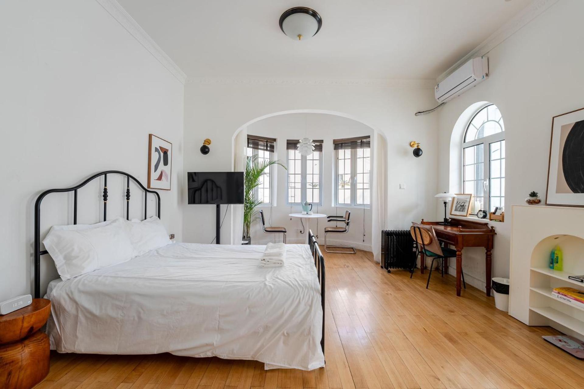 Shanghai Downtown Flower B&B - West Fuxing Road Branch