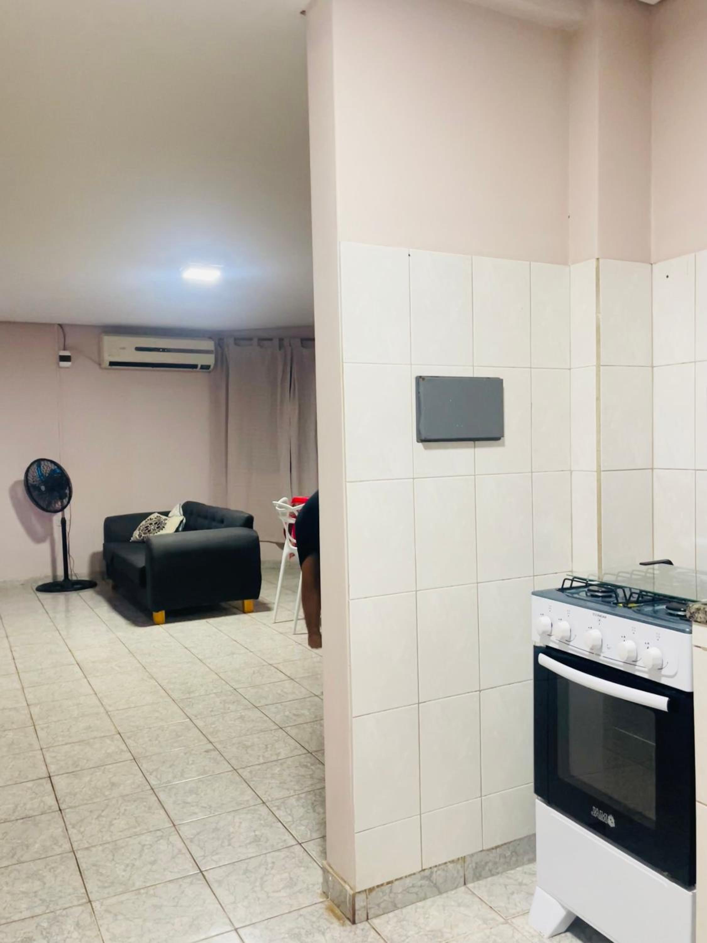 Depto dos habitaciones sobre avenida principal en Cataratas del Iguazú, con wifi