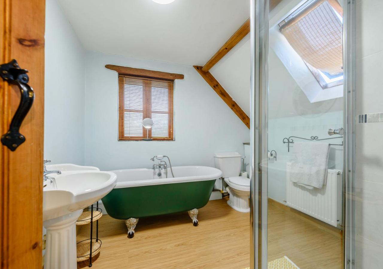 3 Bed in Manorbier oc-pw270a