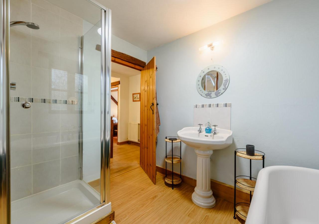 3 Bed in Manorbier oc-pw270a