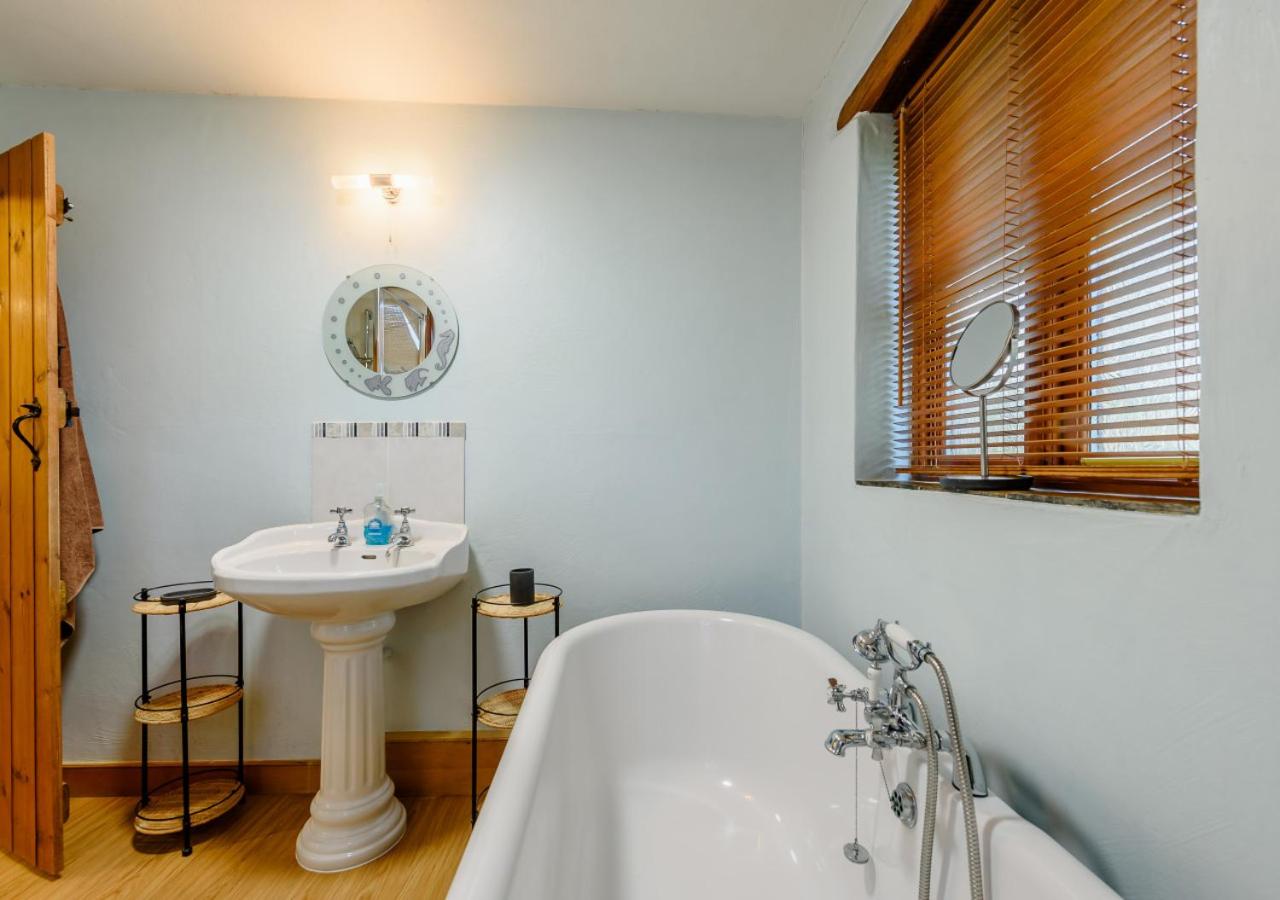 3 Bed in Manorbier oc-pw270a