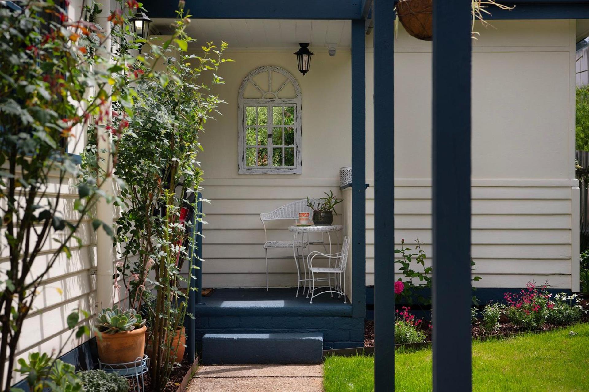 Sausalito- captivating 1950s retro residence