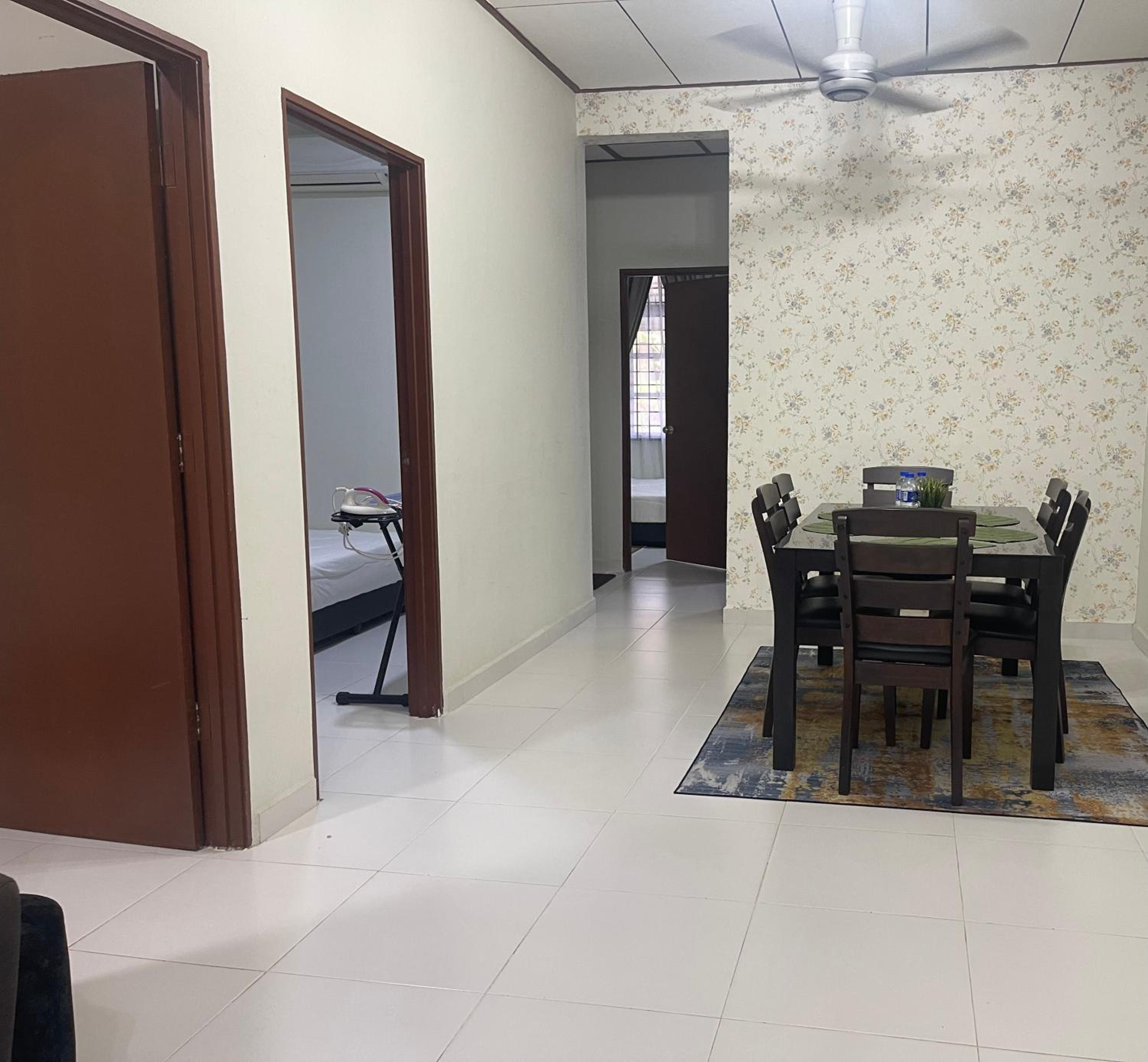THREE ROOMS WITH WIFI HOMESTAY D’RAZAK IN KUALA TERENGGANU photo 2