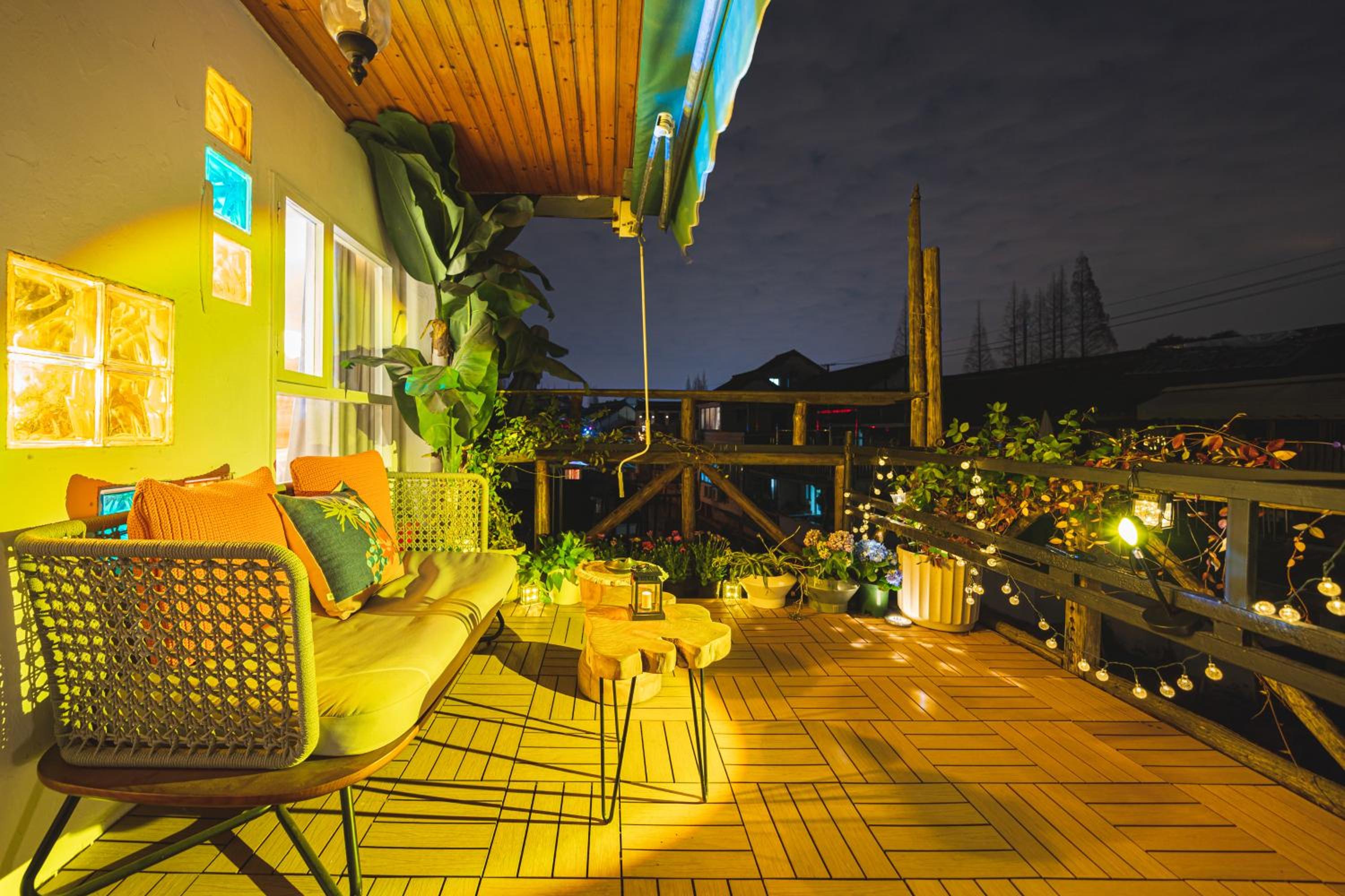 Shanghai River View Villa