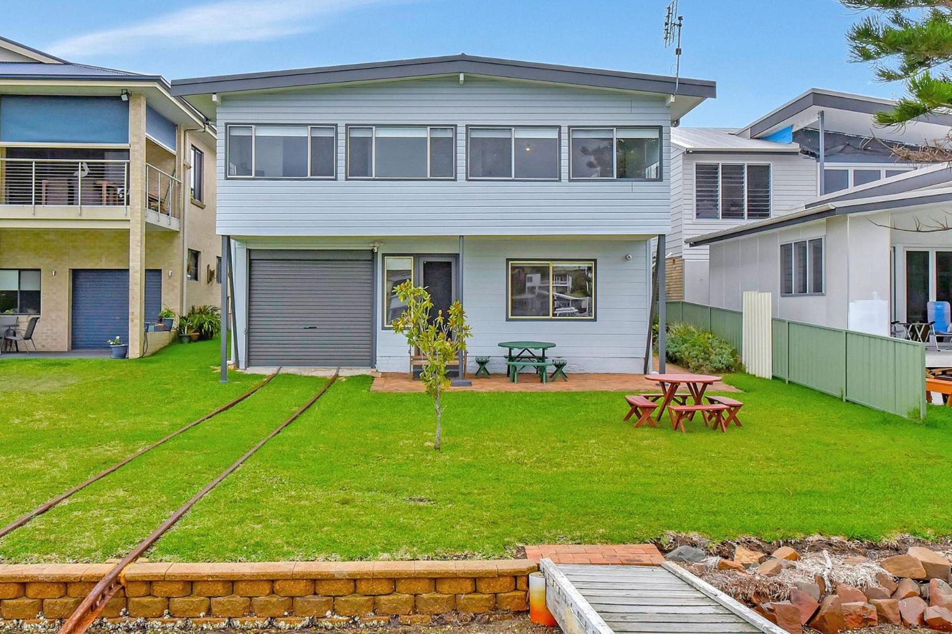 Balmoral Waterfront Escape at Lake Macquarie