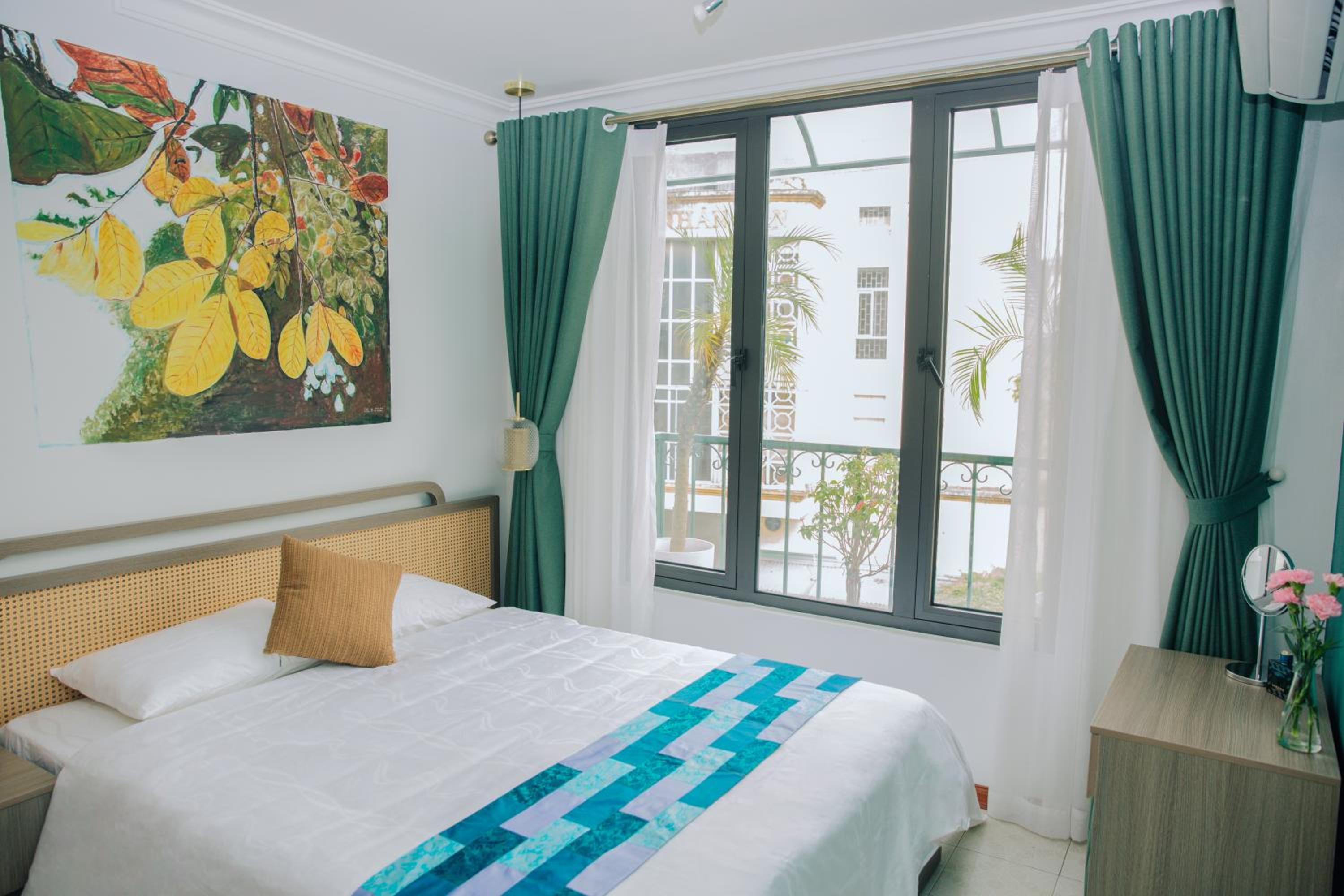 ZeitHome 304 Old Quarter Luxury Apartment