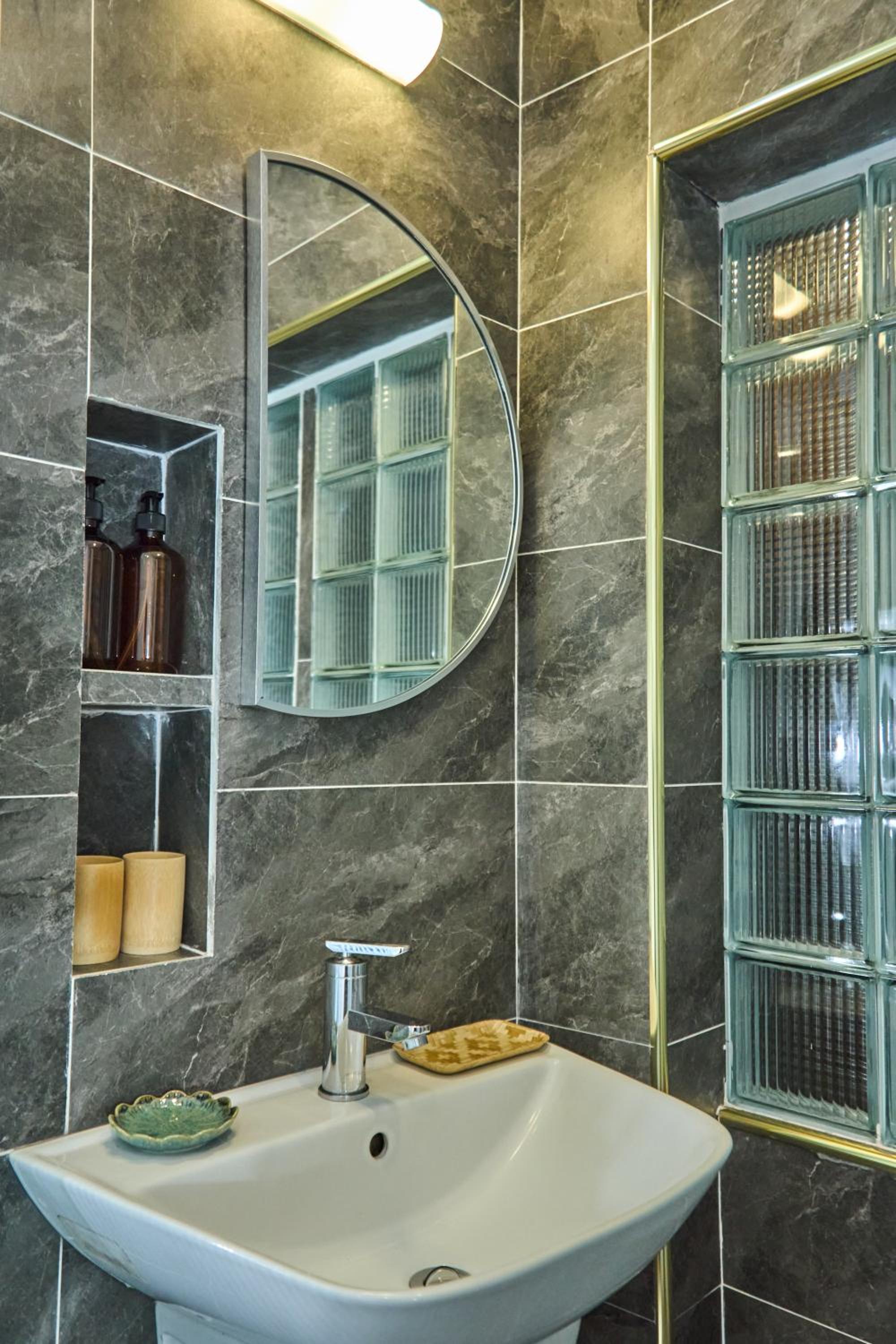 ZeitHome 304 Old Quarter Luxury Apartment