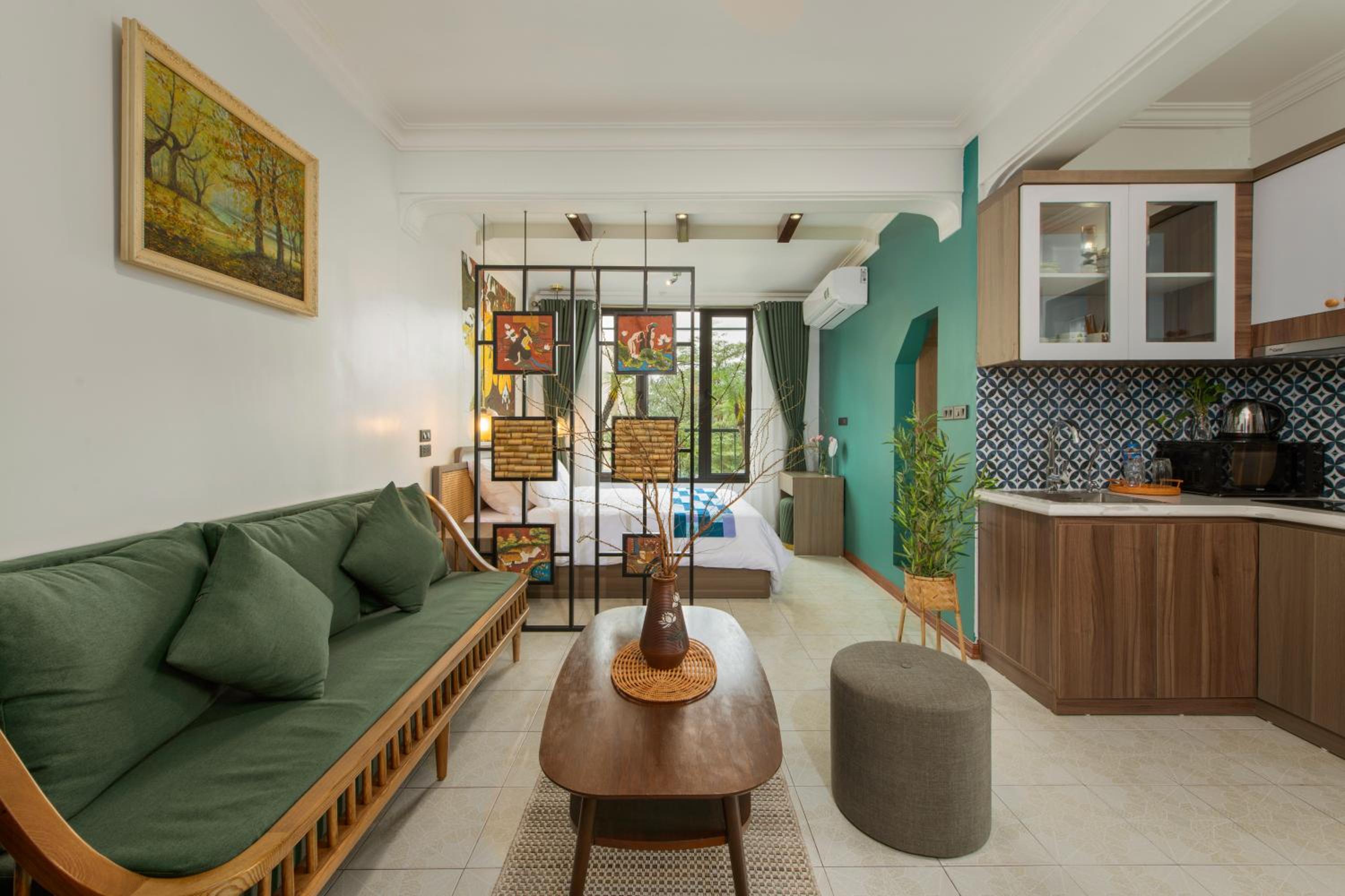 ZeitHome 304 Old Quarter Luxury Apartment